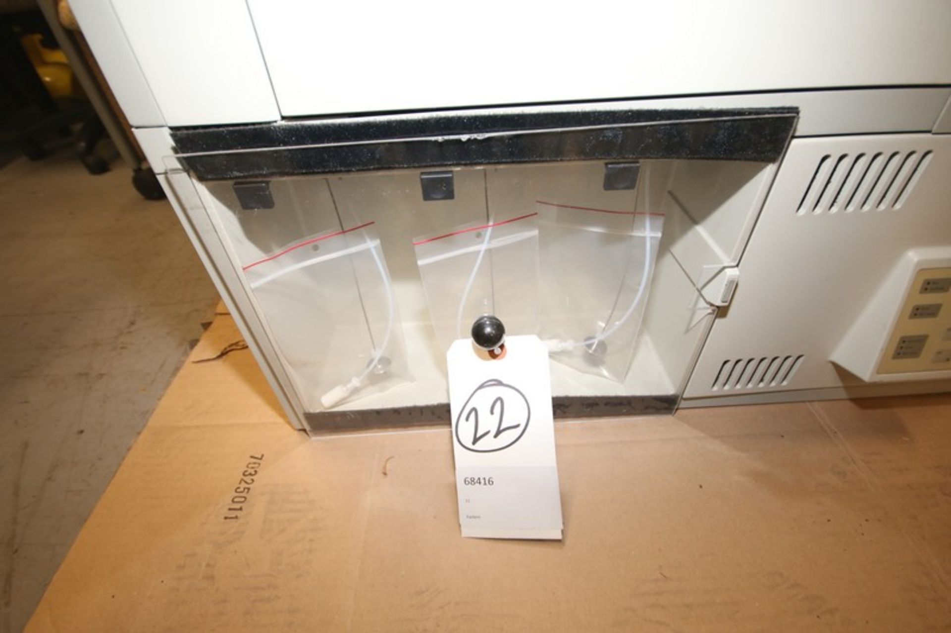 Hewlett Packard Liquid Chromatograph, Series 1090, Overall Dims.: Aprox. 27-1/2" L x 24" W x 26" H( - Image 4 of 8