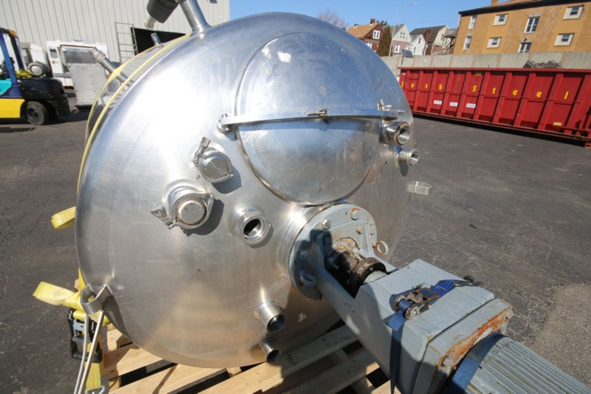 Aprox. 600 Gallon Dome Top Jacketed S/S Mix Tank with Lightnin' 3.5 hp/1765 rpm Vertical Drive Motor - Image 8 of 8