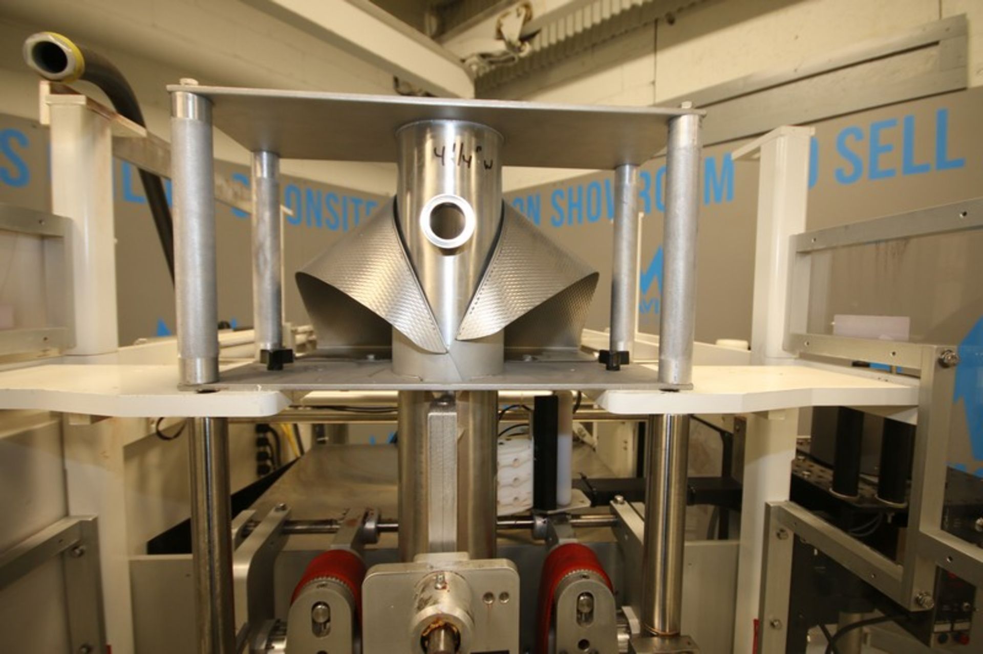 Universal Packaging Vertical Form Fill & Seal Packaging Machine (VFFS), Model S2000C, SN 1711, - Image 3 of 12