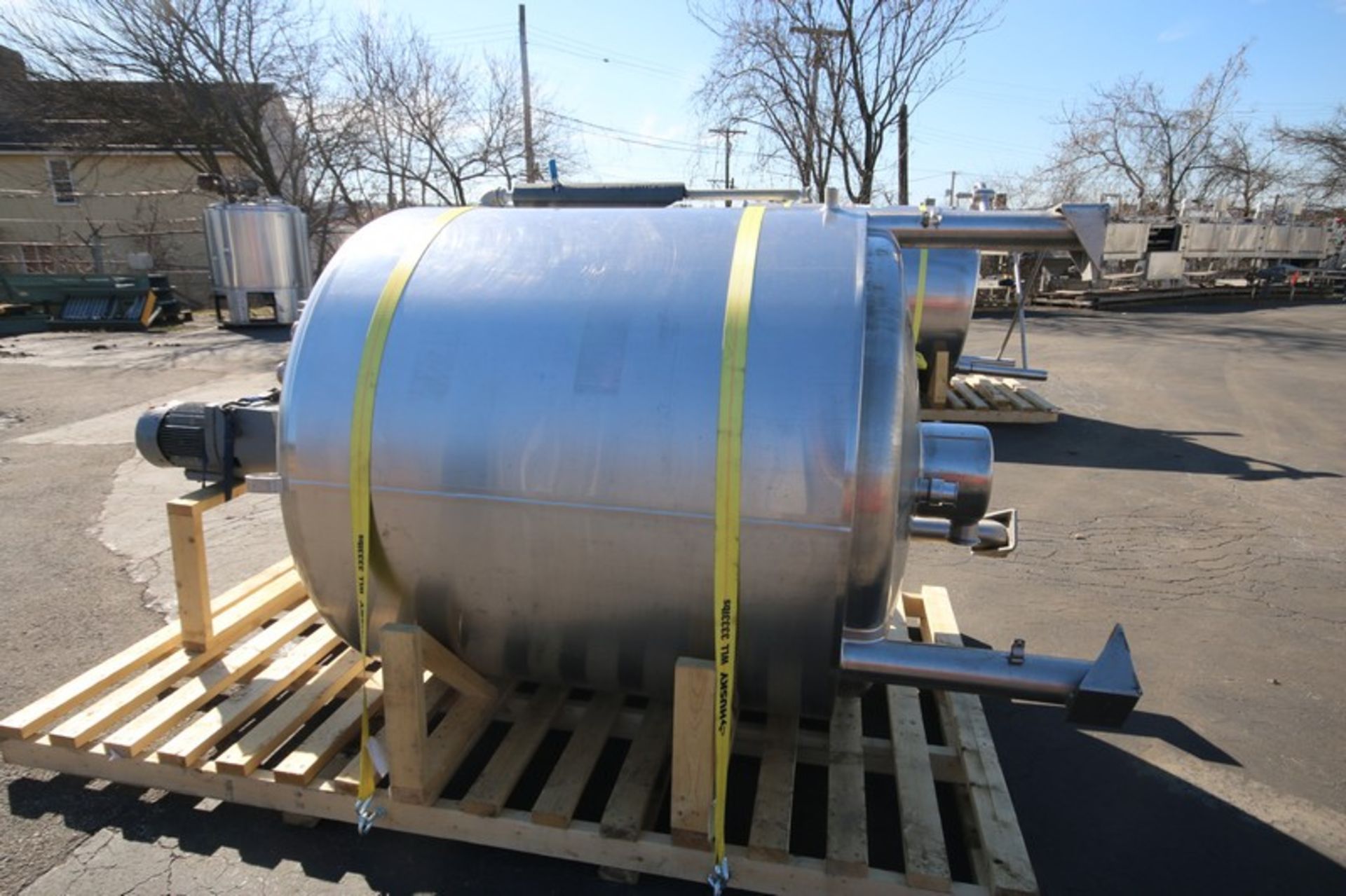 Aprox. 600 Gallon Dome Top Jacketed S/S Mix Tank with Lightnin' 3.5 hp/1765 rpm Vertical Drive Motor - Image 5 of 8