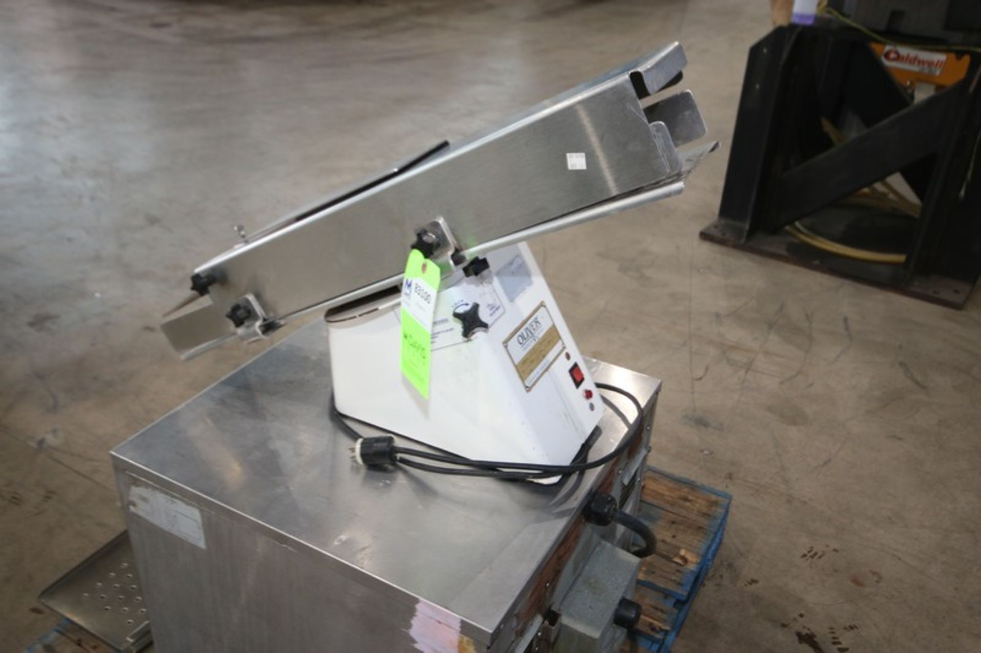 Oliver Bagel Slicer, M/N 702-N, S/N 169002, with S/S Blade, with 1/3 hp Motor, 115 Volts(INV# - Image 4 of 5