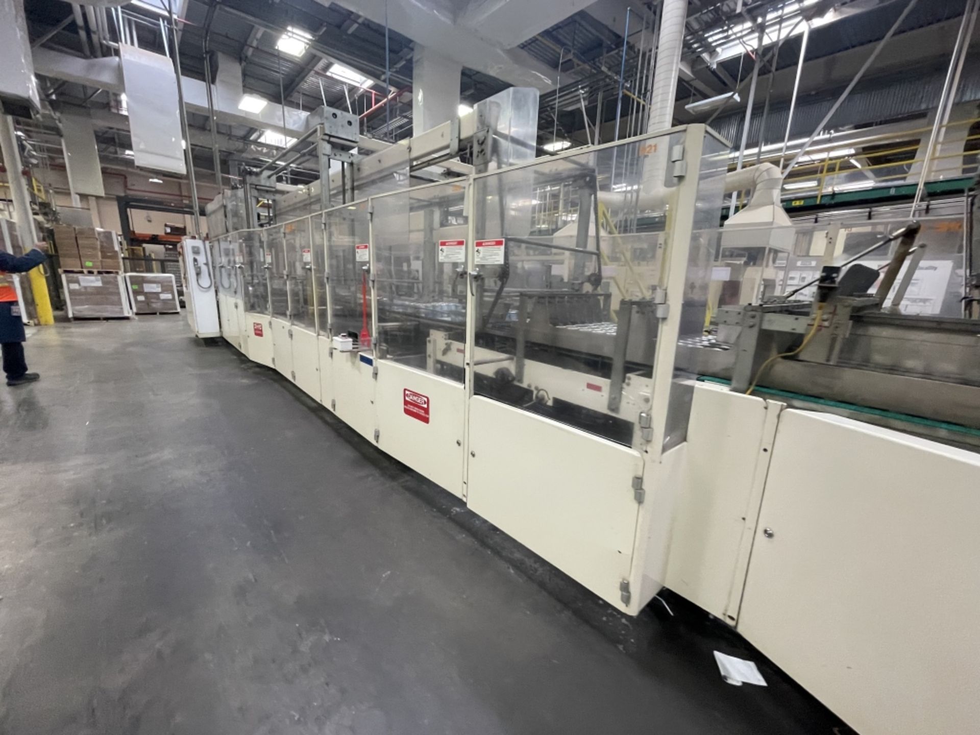 Douglas Case Packer, M/N CMTL-38, S/N M3212, Previoulsy Running 38 Cases Per Minute, 12 Oz. 303 - Image 12 of 28