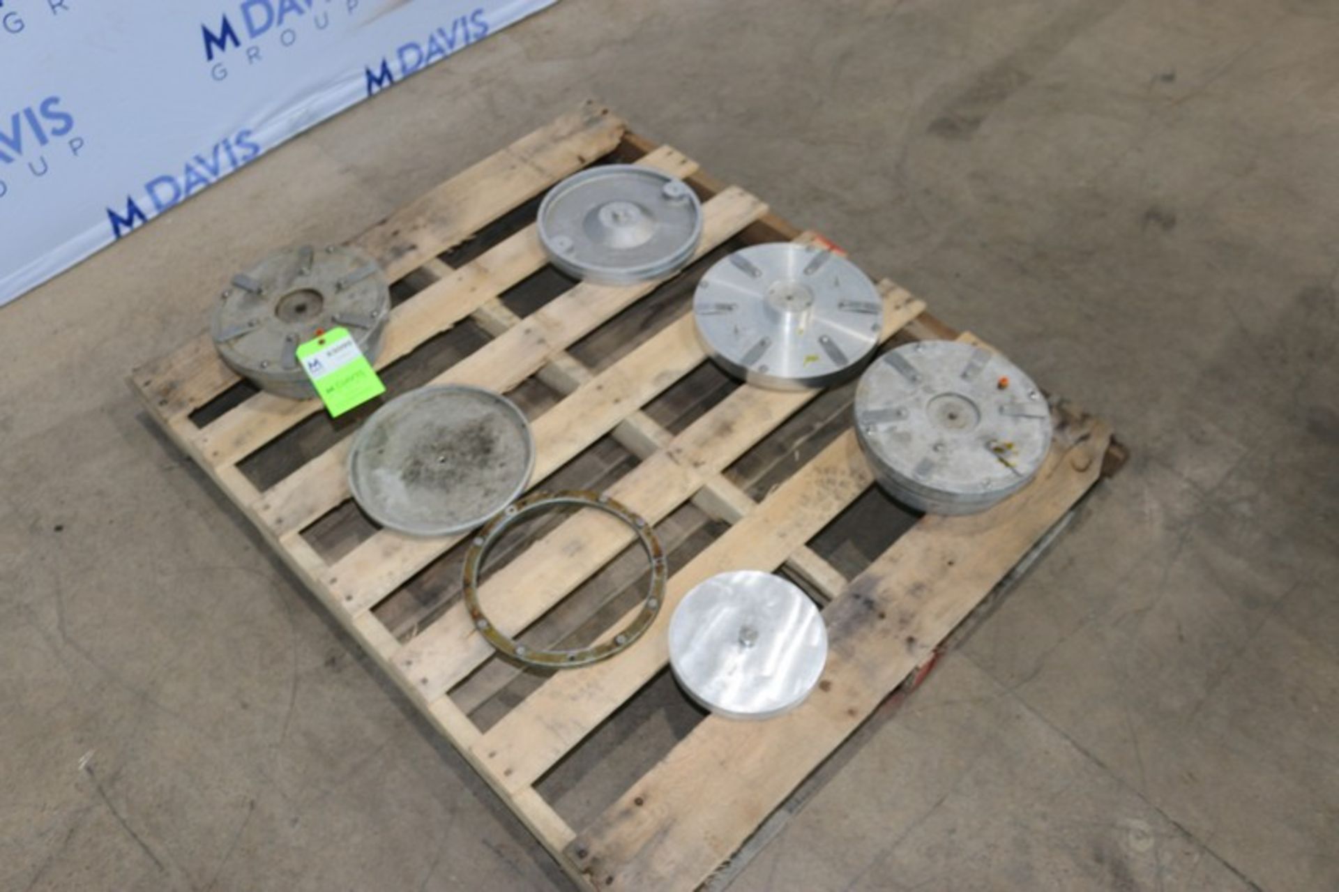 Pallet of Assorted Pie & Tart Press Molds, Assorted Sized (INV#83099)(Located @ the MDG Auction