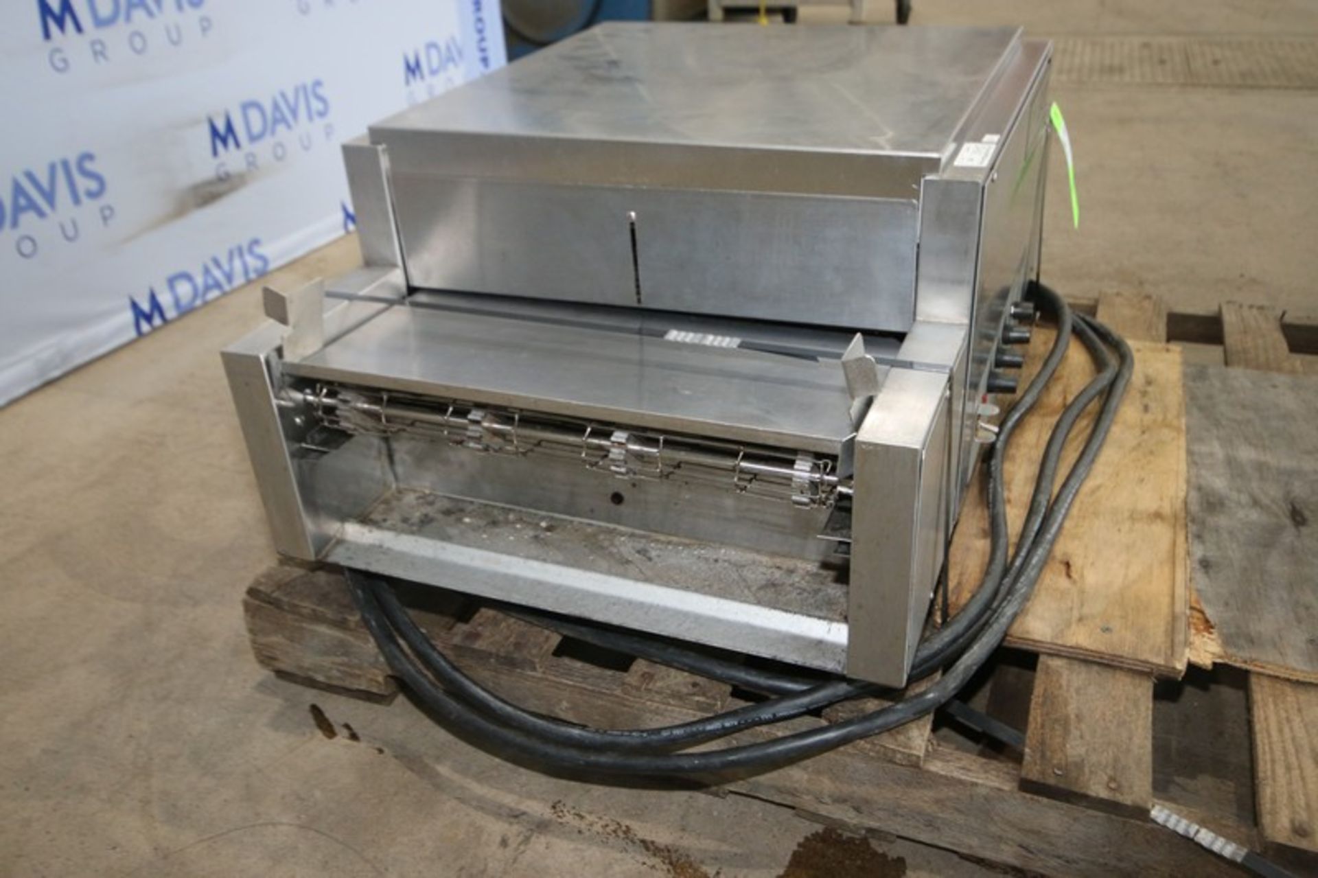 Holman S/S Flo-Thru Oven, M/N 318HX, S/N 30949002-1096, with Aprox. 18" W Mesh Conveyor, 208 - Image 3 of 7