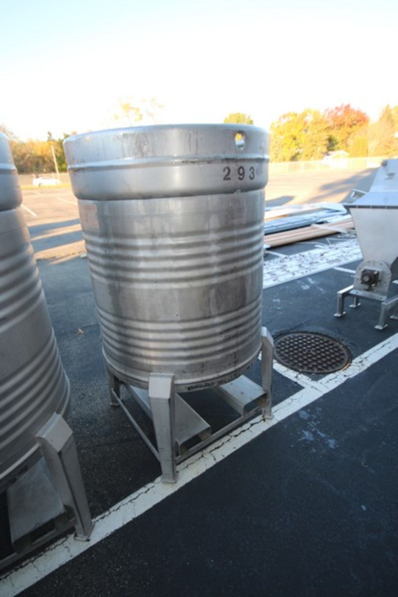 Aprox. 200 Gal. Vertical S/S Single Wall Tank, Internal Tank Dims.: Aprox. 40" Tall x 38" Dia., - Image 5 of 7