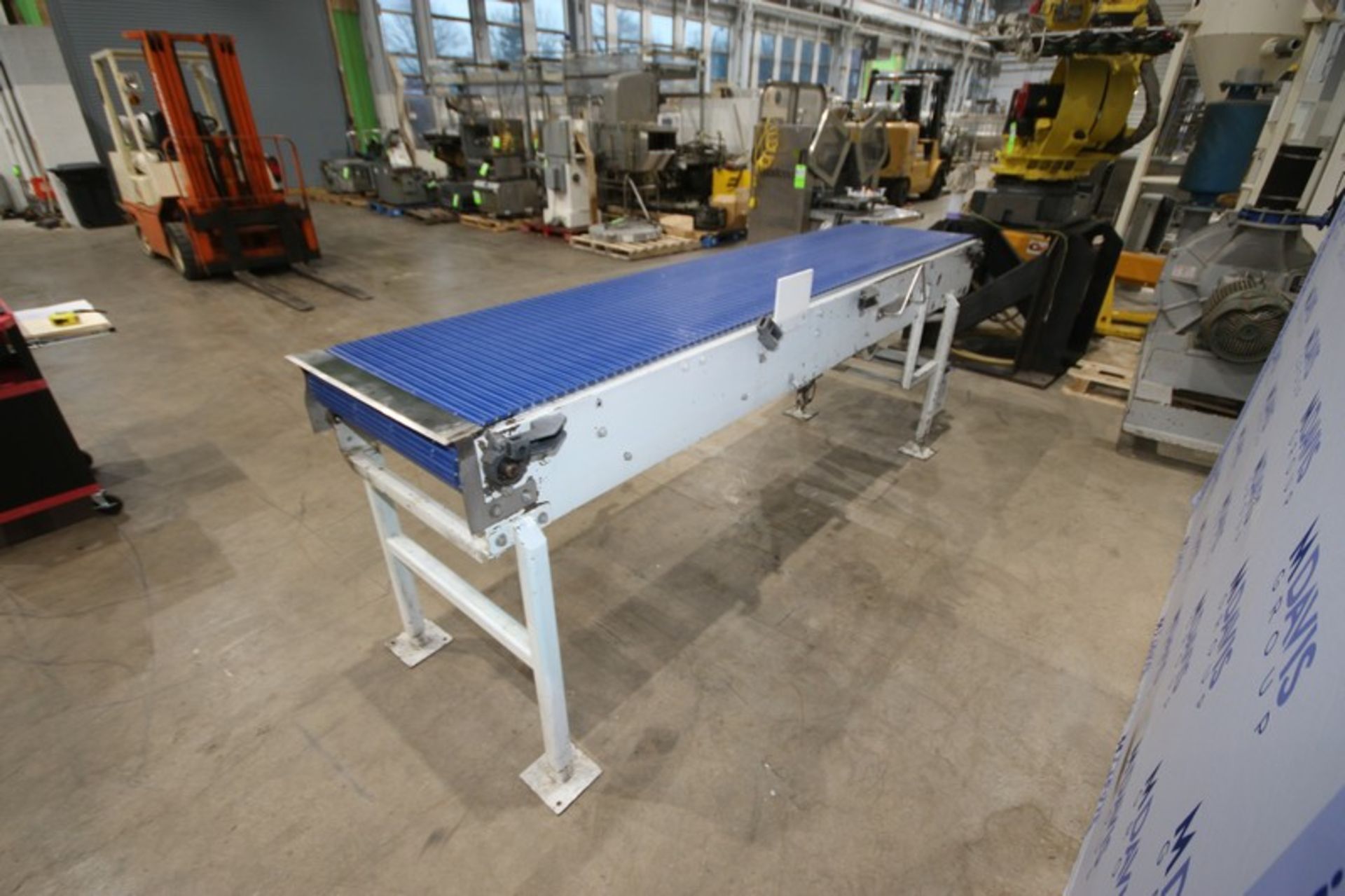 Straight Section of Conveyor, with Aprox. 24" W Blue Interlock Belt, Overall Length of Belt: - Bild 5 aus 9