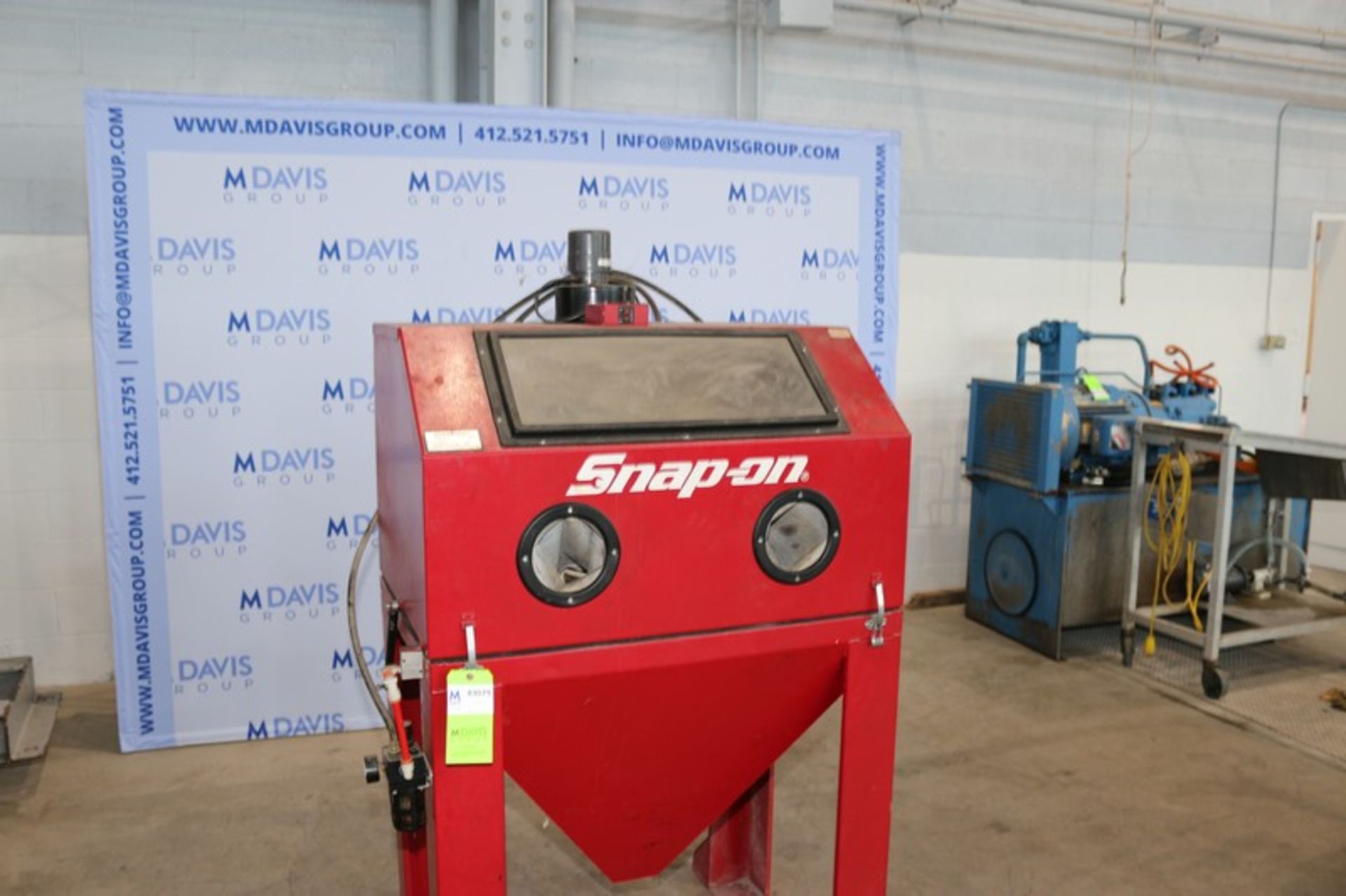 Snap-On Dual Compartment Sand Blast Unit, with Top Mounted Motor (INV#83079)(Located @ the MDG - Image 3 of 6