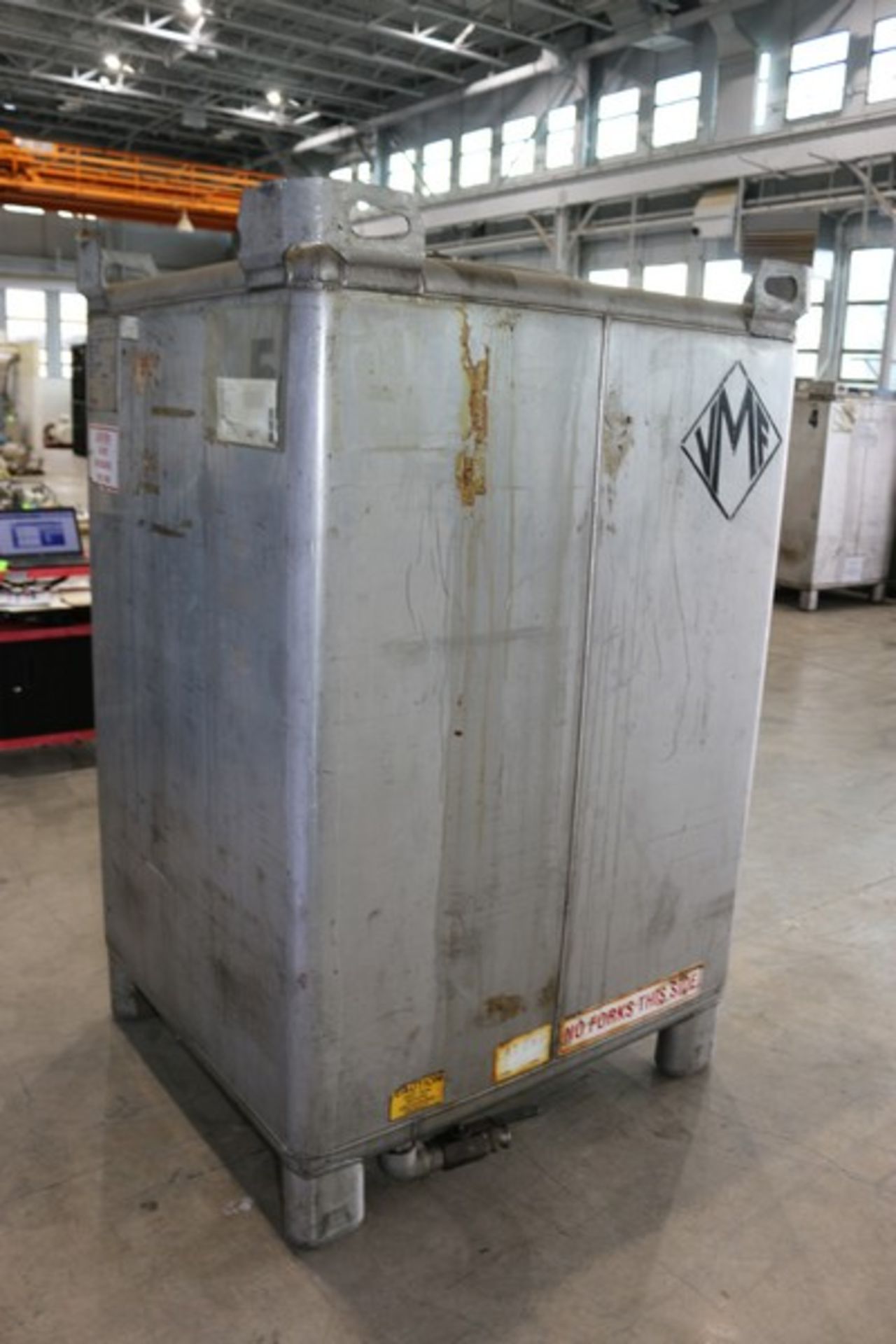 Hoover Group Inc. 550 Gal. Single Wall S/S Tote, S/N 64675, with S/S Lid, Square Design (Unit #5) ( - Image 3 of 6