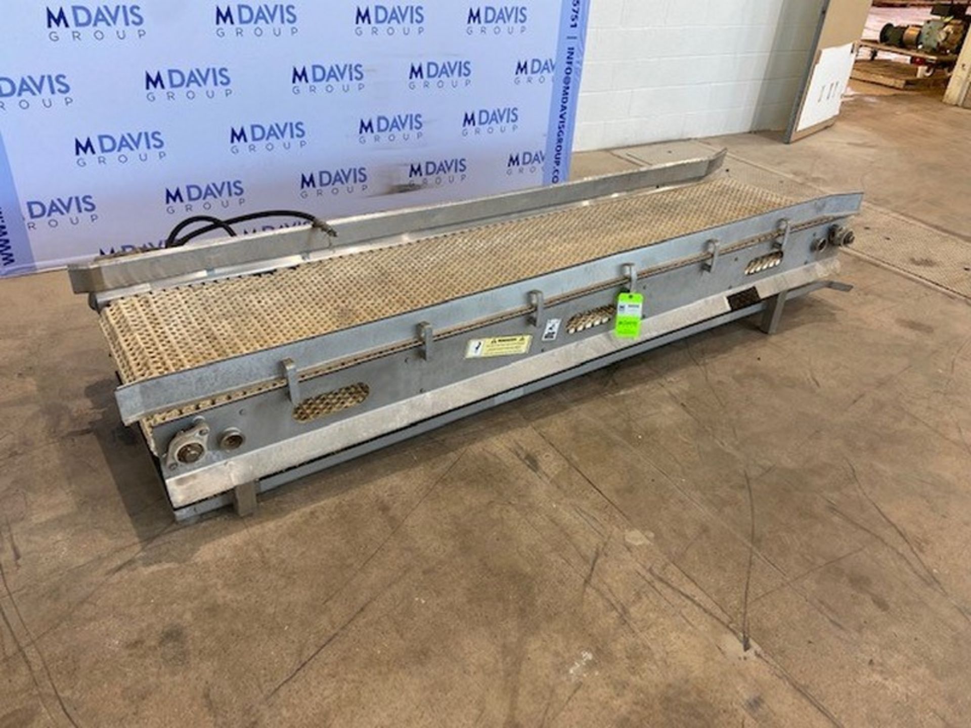 Straight Section of Conveyor, Aprox. 114" L, with Aprox. 24" W Plastic Interlock Belt, Hydraulically - Bild 2 aus 5