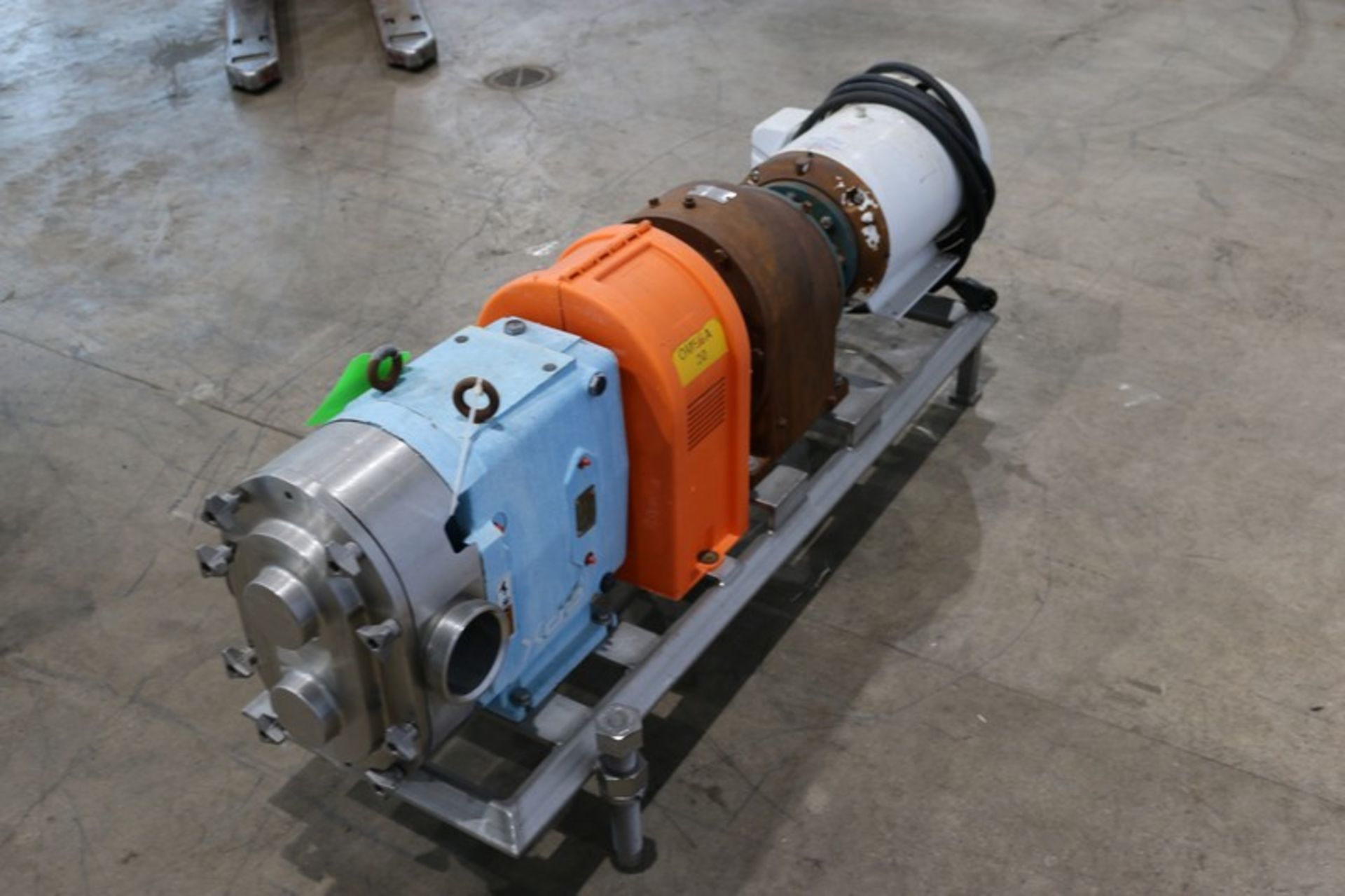 2015 SPX 15 hp Positive Displacement Pump,M/N 220 U1, S/N 3034802 R2-9, with Aprox. 4" Thread Type - Image 4 of 8