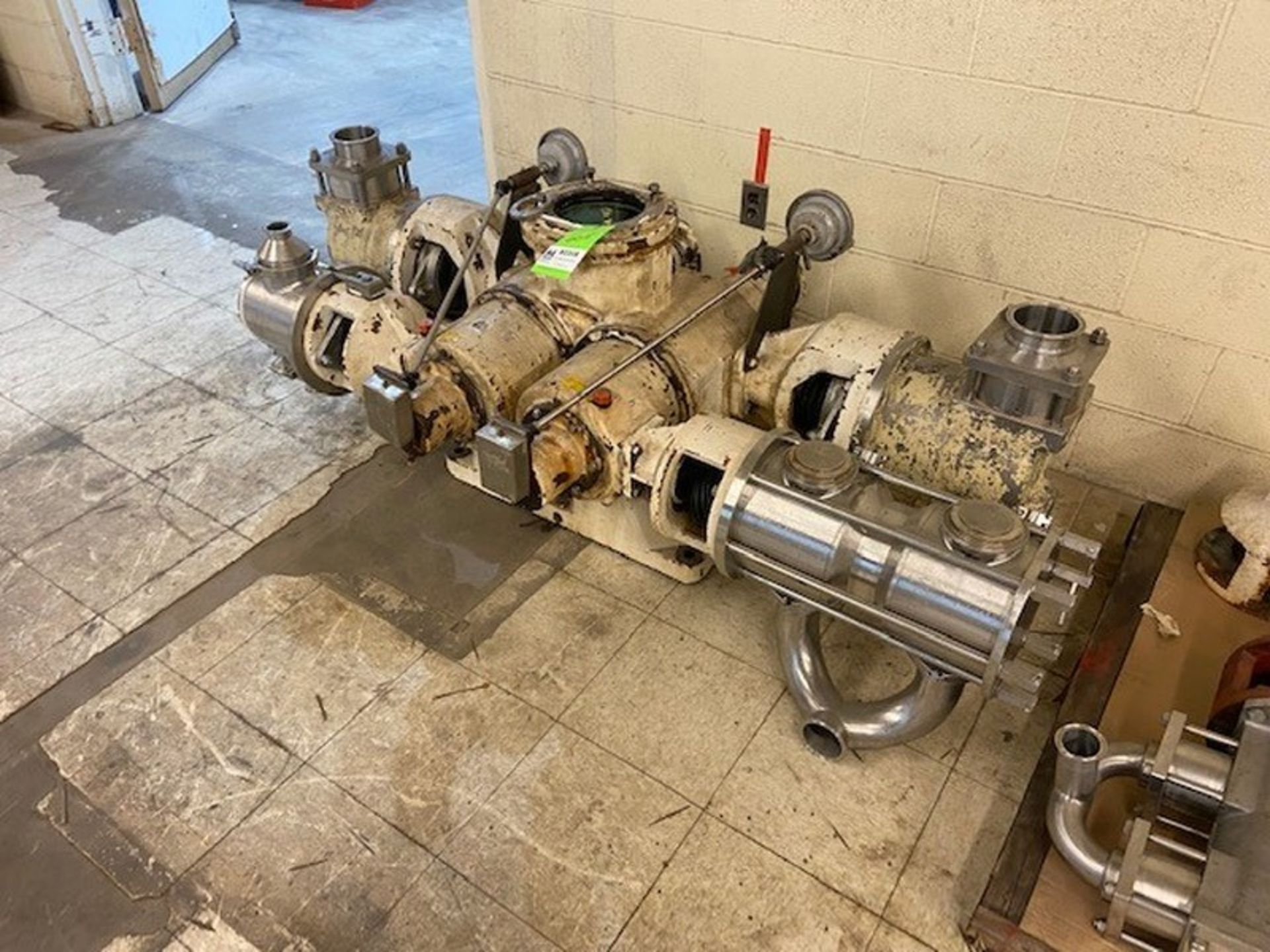 Braun & Lubbe Metering Pump System,S/N 294202, with (3) Pallets of Associated Parts, Including 15 hp - Bild 2 aus 4