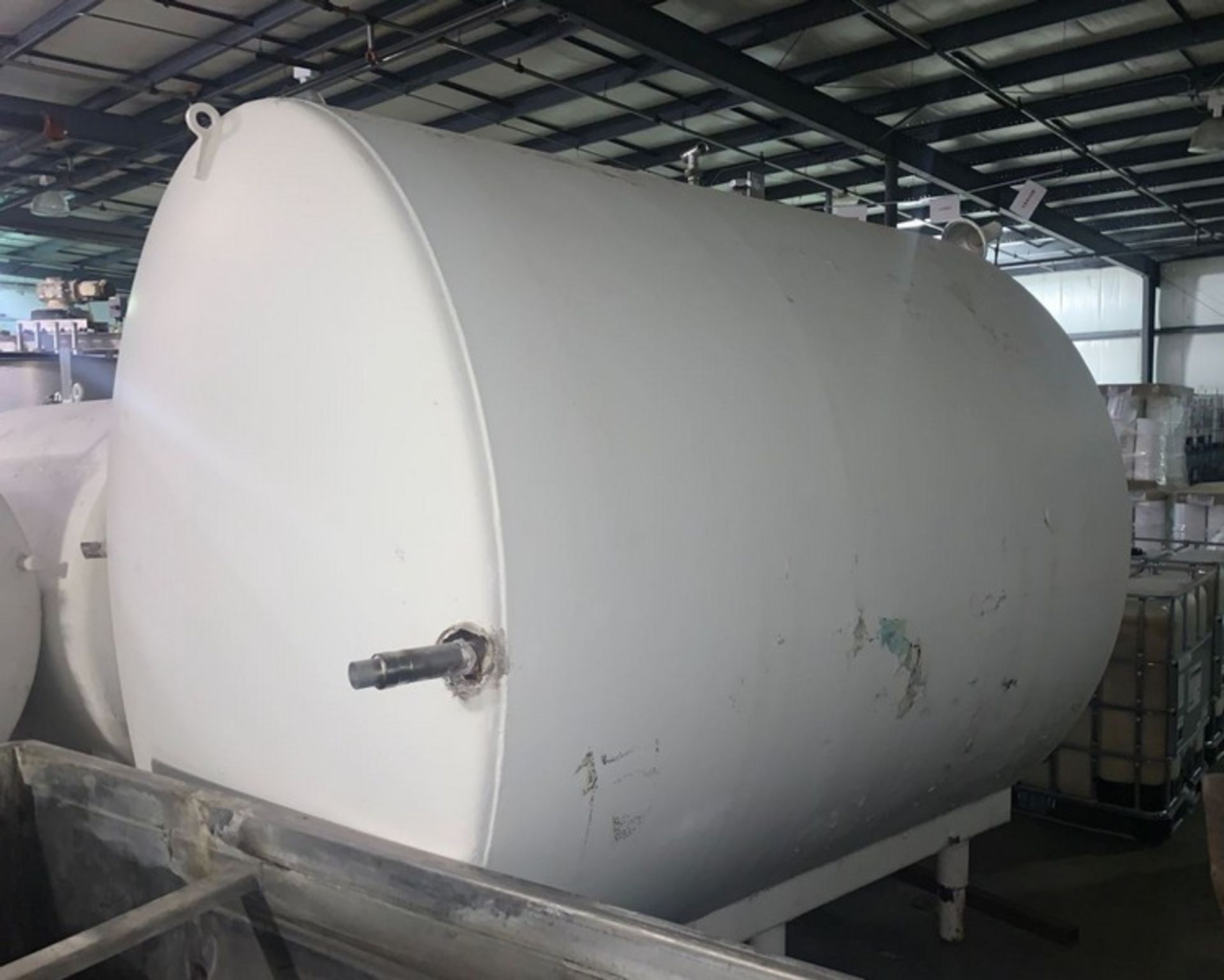 3000 Gallon Stainless Steel Horizontal Tank - Insulated and with mixer (LOCATED IN IOWA, Free - Image 2 of 2