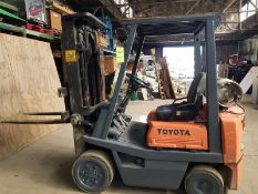 Toyota 02-2FDC20 Automatic propane forklift,  serial 2FDC25-12302, capacity 3750, mask height