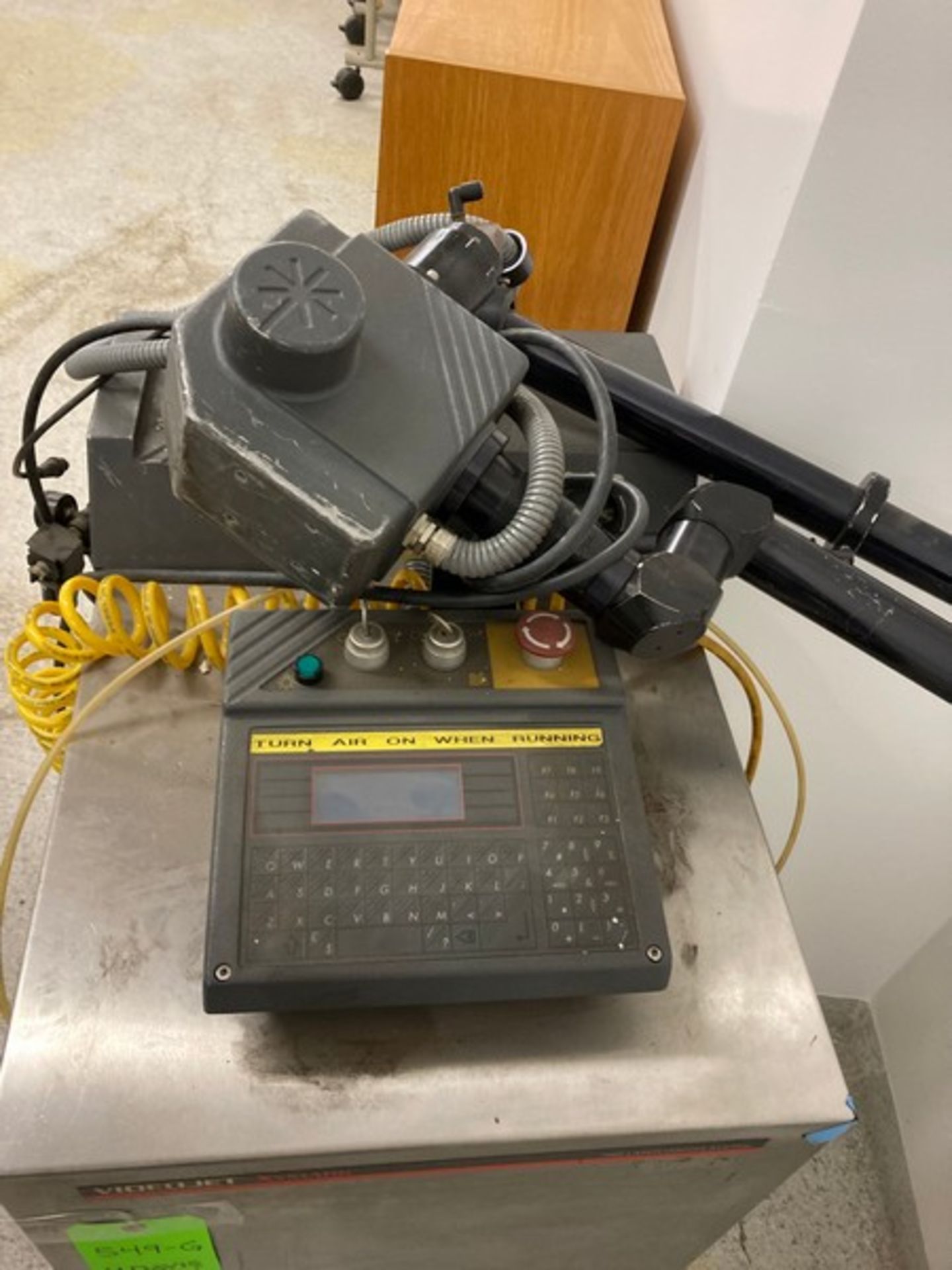 Laser Coder VideoJet XYmark 7000 Laser Coding System Lumonics700TM. (Elevator Handling Fee $20) ( - Image 2 of 4