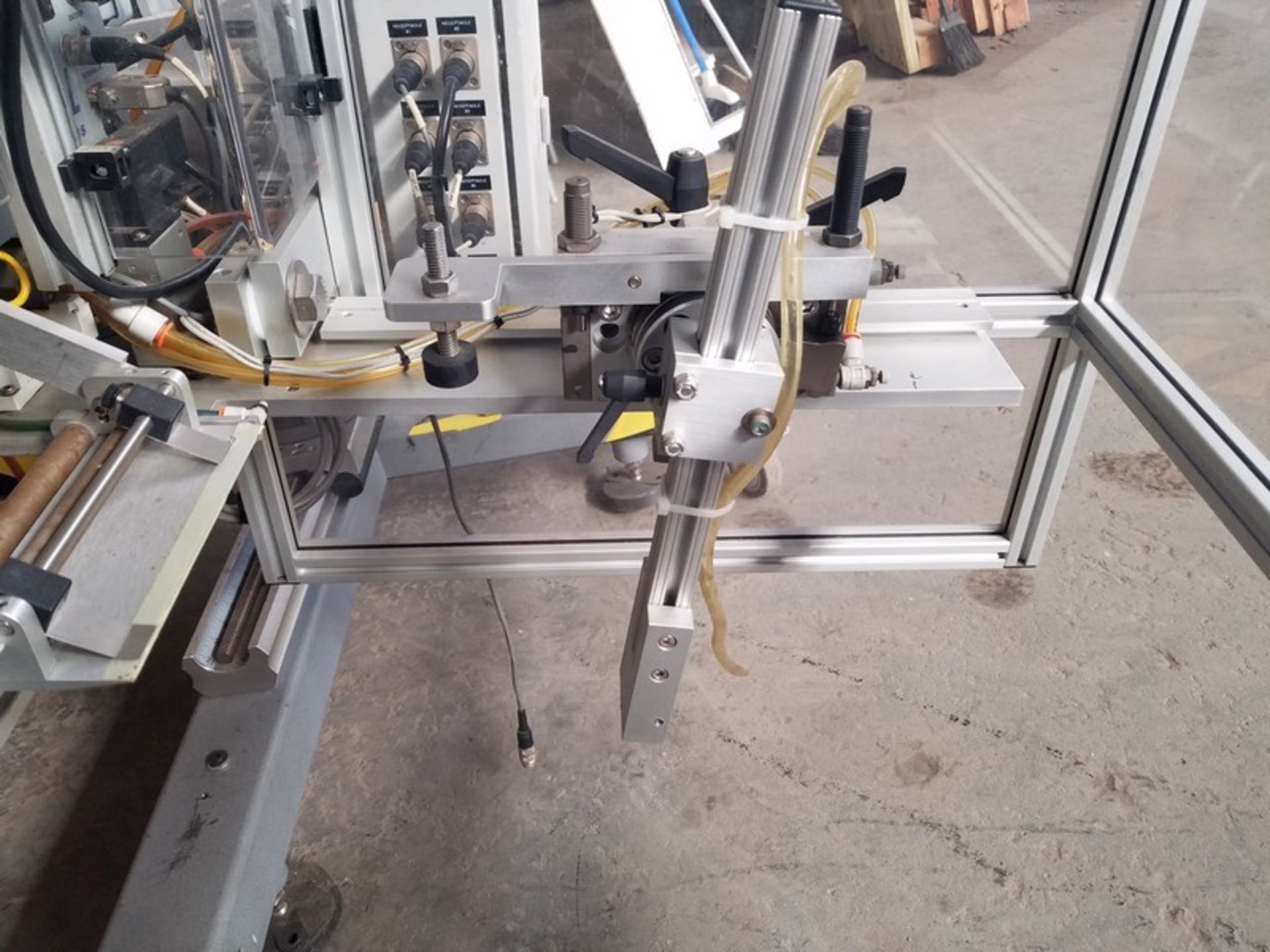 Universal Print and Apply Labeling System, S/N SL1000AZ-1816R (Loading Fee $50)(Located Fort Worth - Image 2 of 5