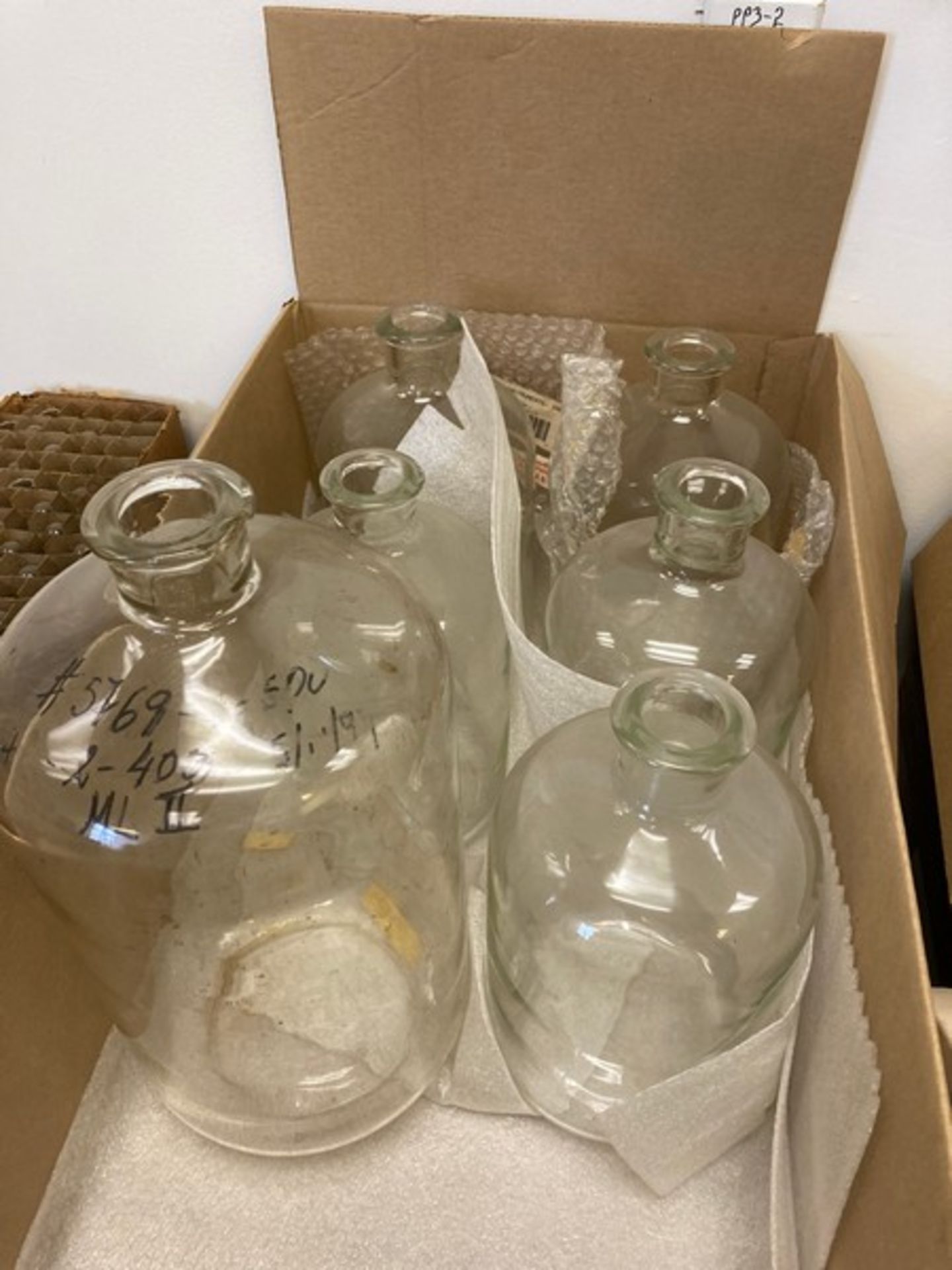 approx 20 boxes Lab accessories & Glassware (on 3 tables & floor) - small carboys, flat glass domes, - Image 9 of 20