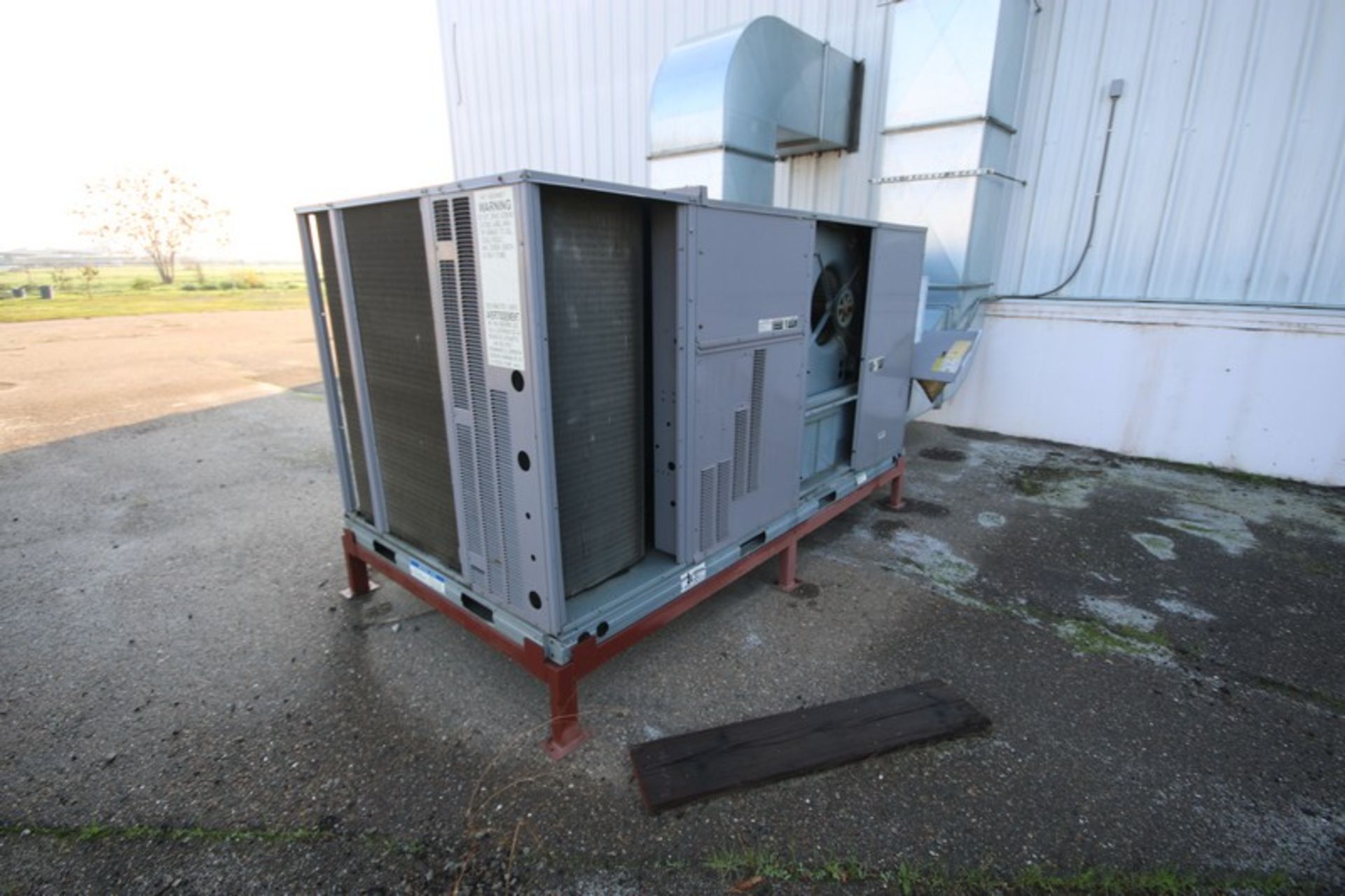 Bryan Chiller, M/N 558JE16D000A2A0AAA, S/N 0314P0742, Cooling 174,000 (Handling, Loading, & Site - Bild 8 aus 8