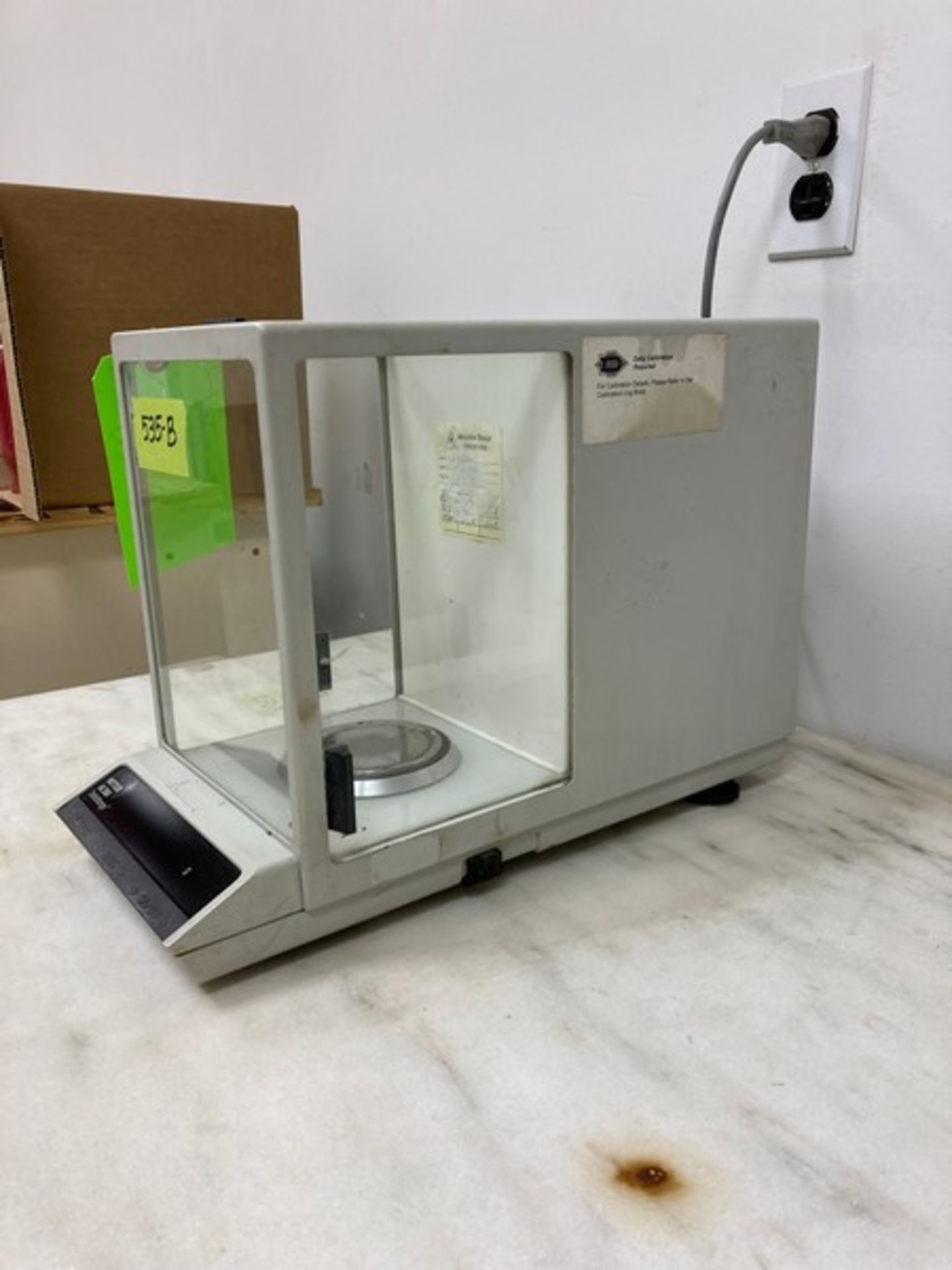 Mettler AE260 Delta Range Advance scale - testing and working to 0.0000 g (Located New Brunswick,