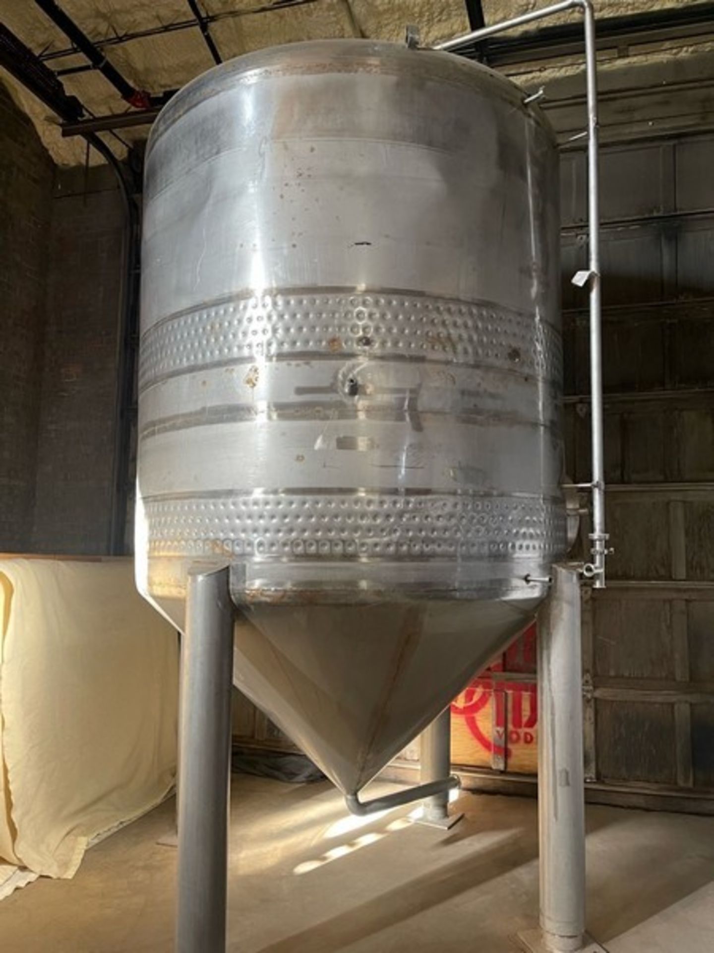 Mueller 60 BBL Stainless Steel Cone Bottom dimple jacketed fermenter with discharge port with - Bild 2 aus 6