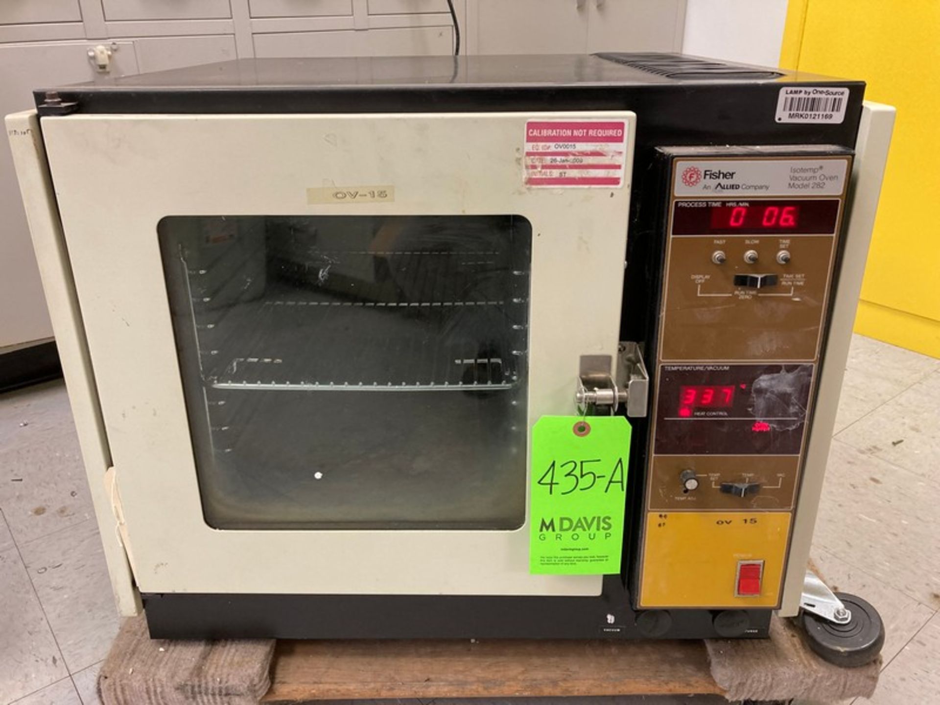Fisher IsoTemp Vacuum Oven Model 282, OD 26.5"Wx23.5"Dx21"H / ID (chamber) 12"Wx18"Dx11.75"H with - Image 4 of 4
