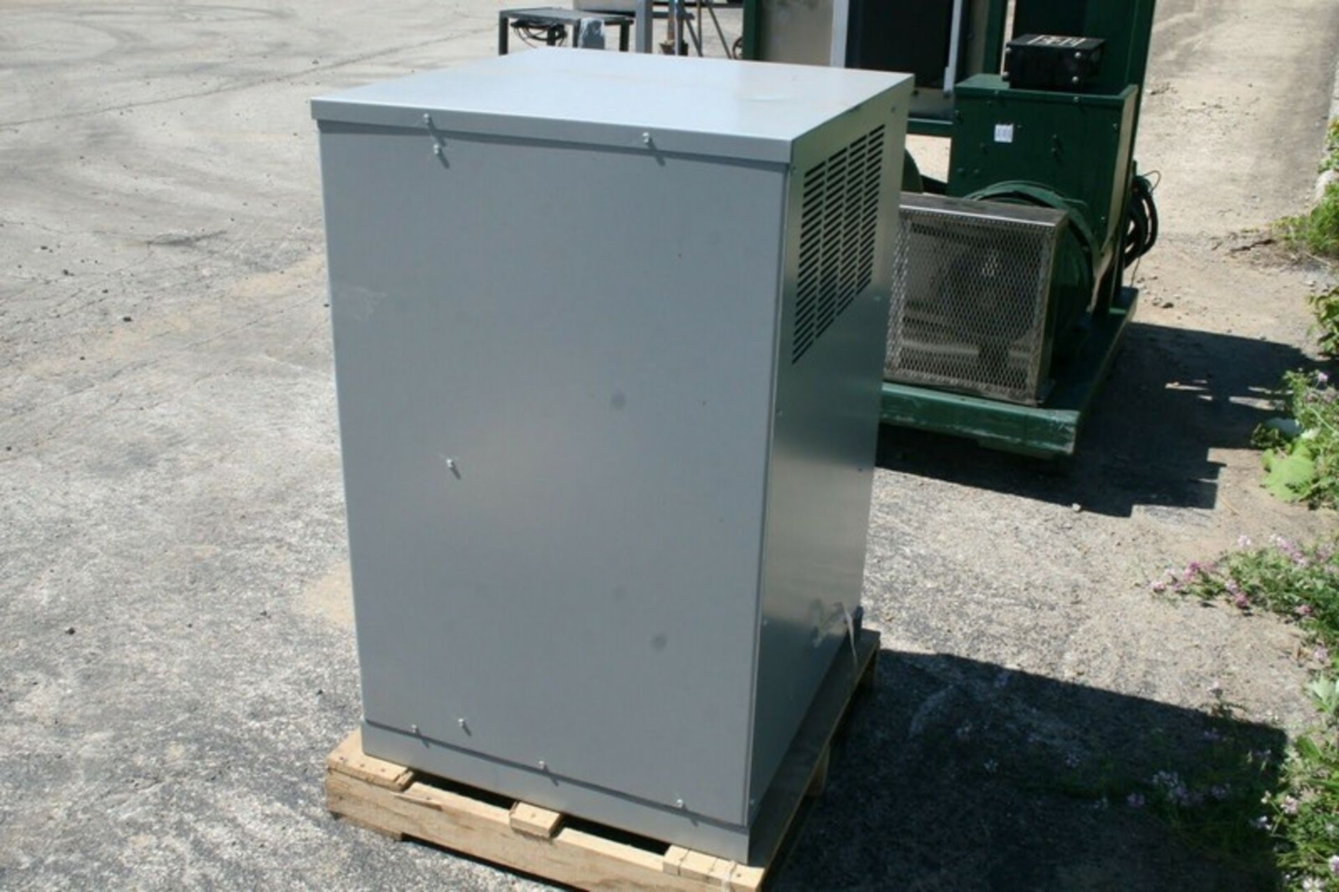 EGS Solatron Series Transformer, Catalog 63TCC320, ,S/N US500901, KVA 20, 3 Phase, 480 V Input, - Image 2 of 5