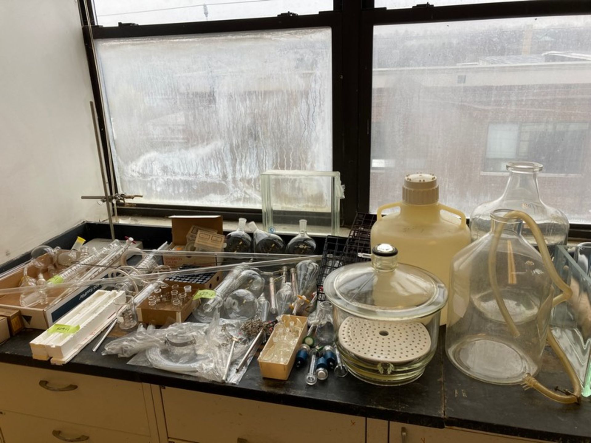 approx 20 boxes Lab accessories & Glassware (on 3 tables & floor) - small carboys, flat glass domes, - Image 18 of 20