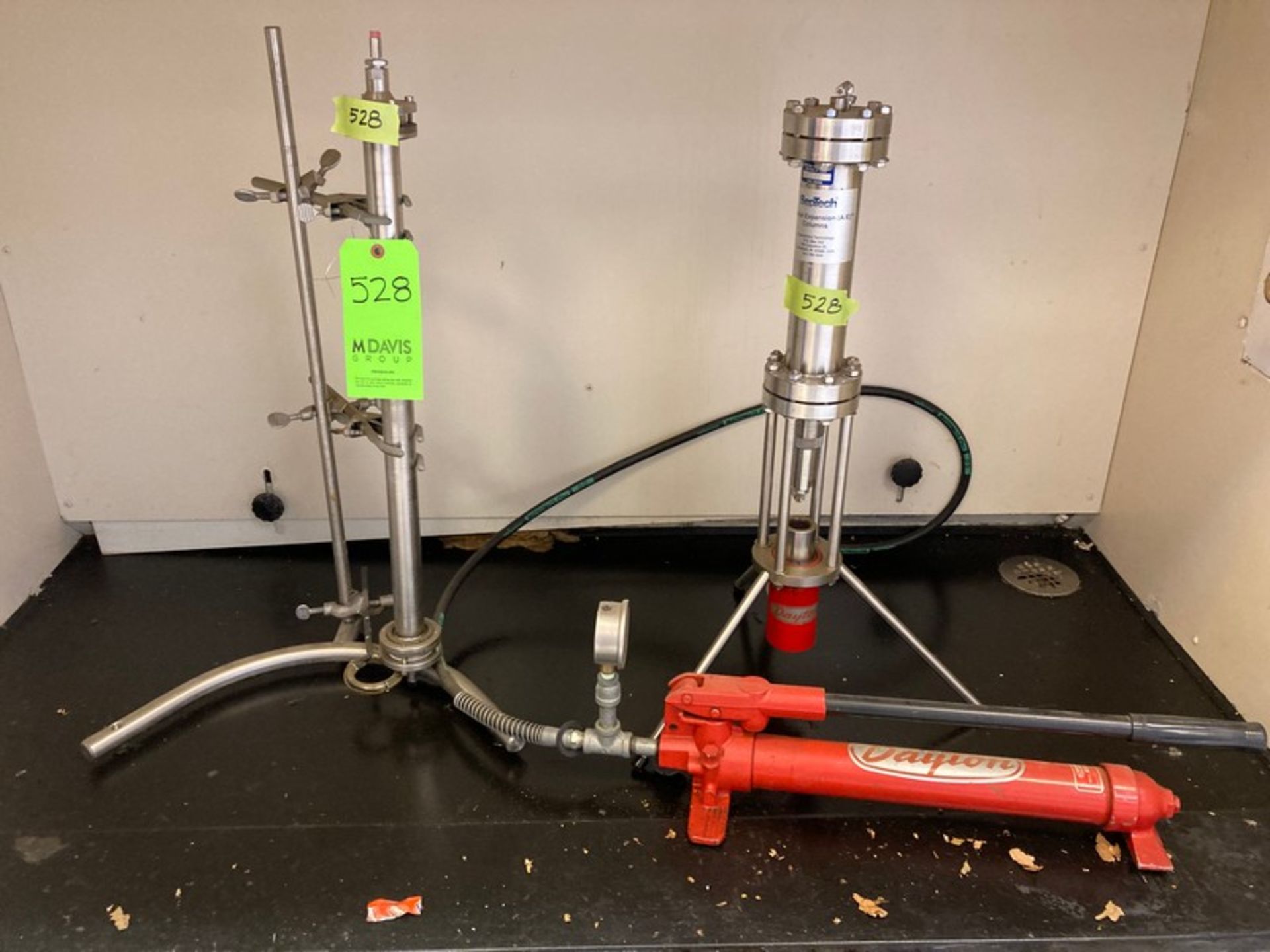 3 pieces - Separations Technology Annular Expansion Columns & Dayton Hydraulic Pump - tested and - Image 3 of 3