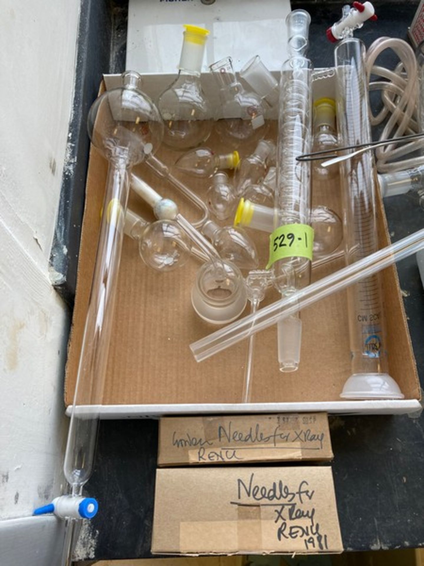 approx 20 boxes Lab accessories & Glassware (on 3 tables & floor) - small carboys, flat glass domes, - Image 4 of 20