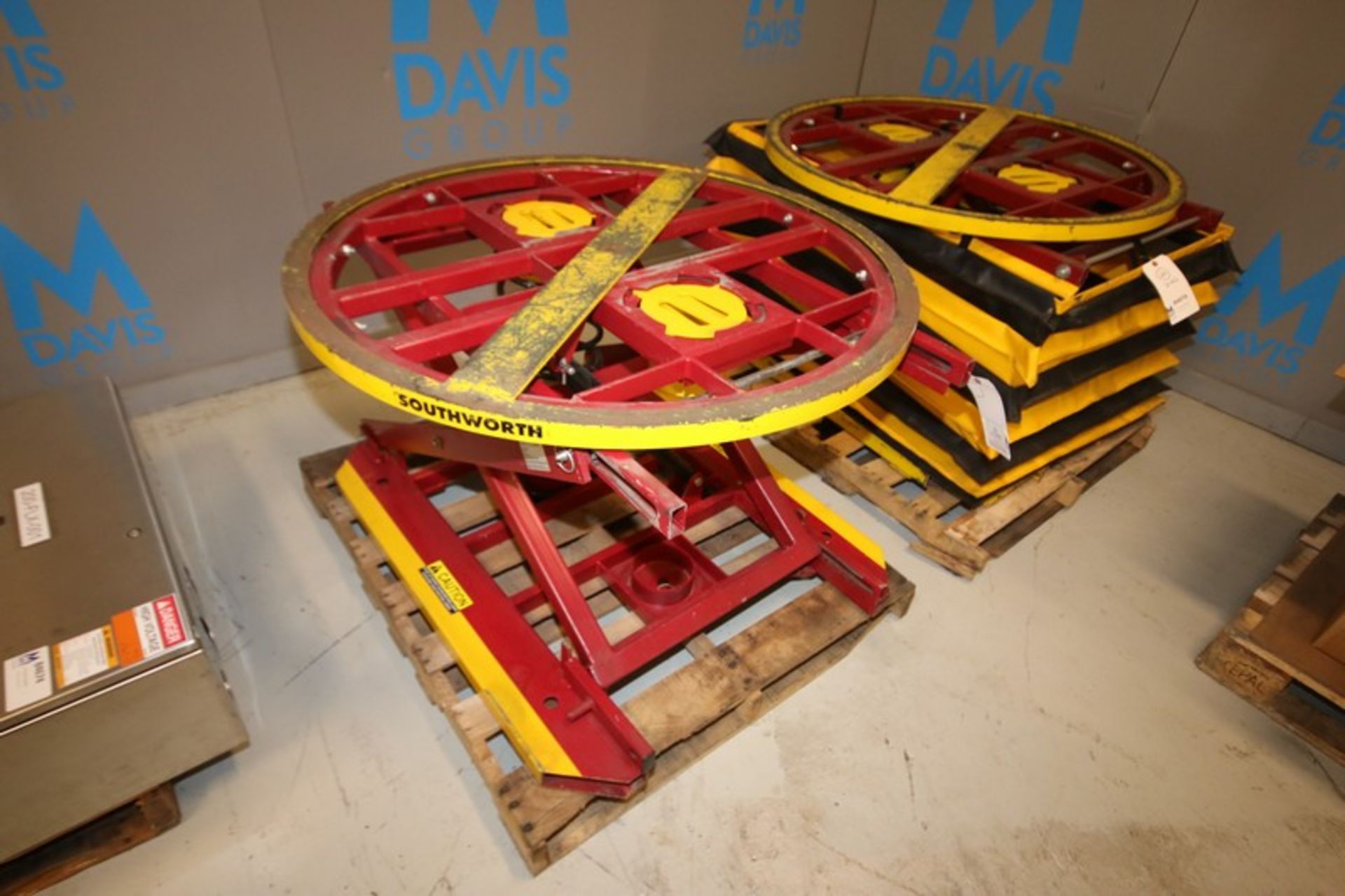 Southworth 44" Pallet Positioner, Model 4ZC16(INV#84675)(Located @ the MDG Auction Showroom in Pgh.,