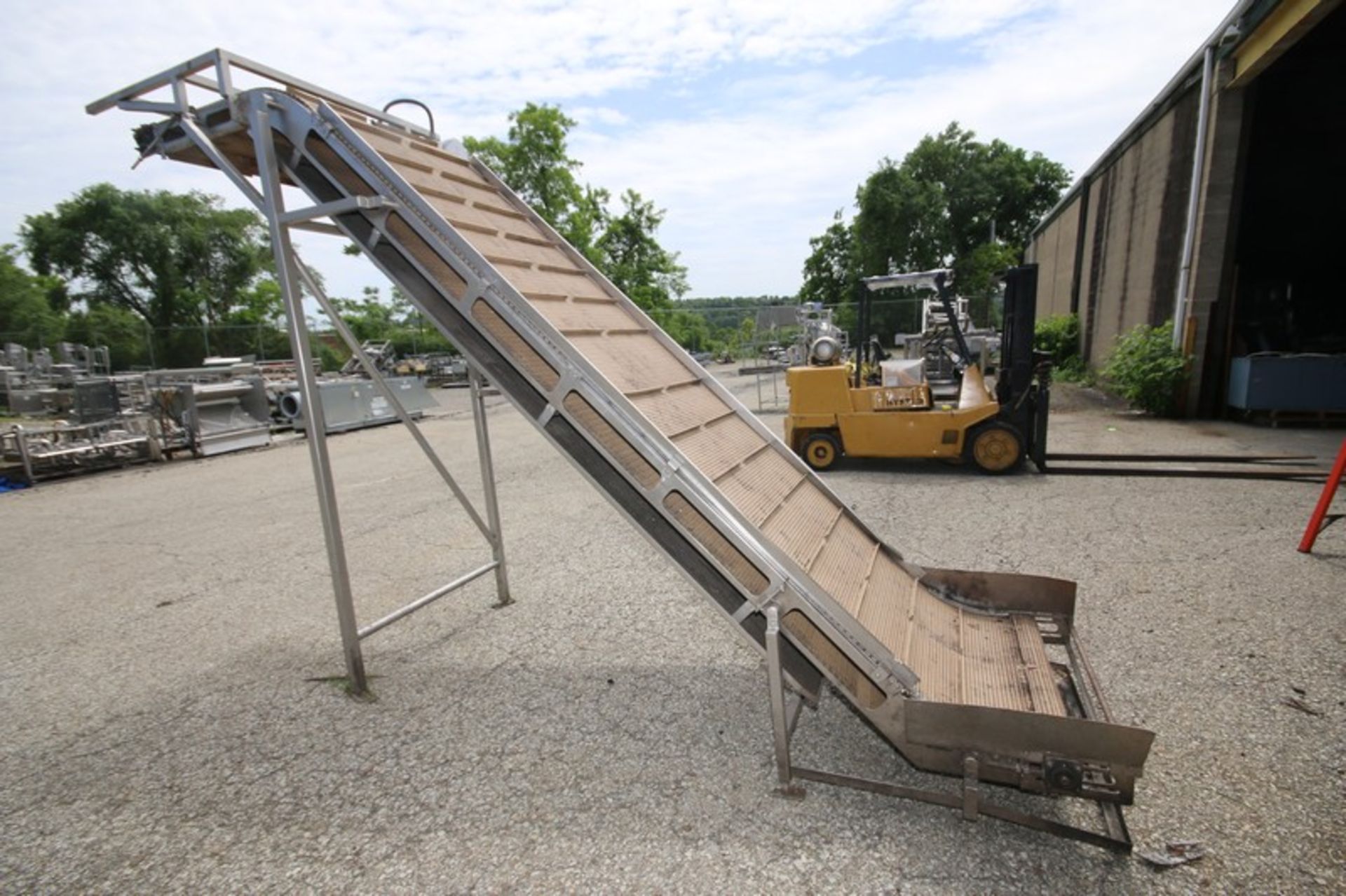 Aprox. 13' L x 36" W x 104" H S/S Inclined Conveyor with Intralox Type Belt with 8.5" Divider - Image 3 of 5