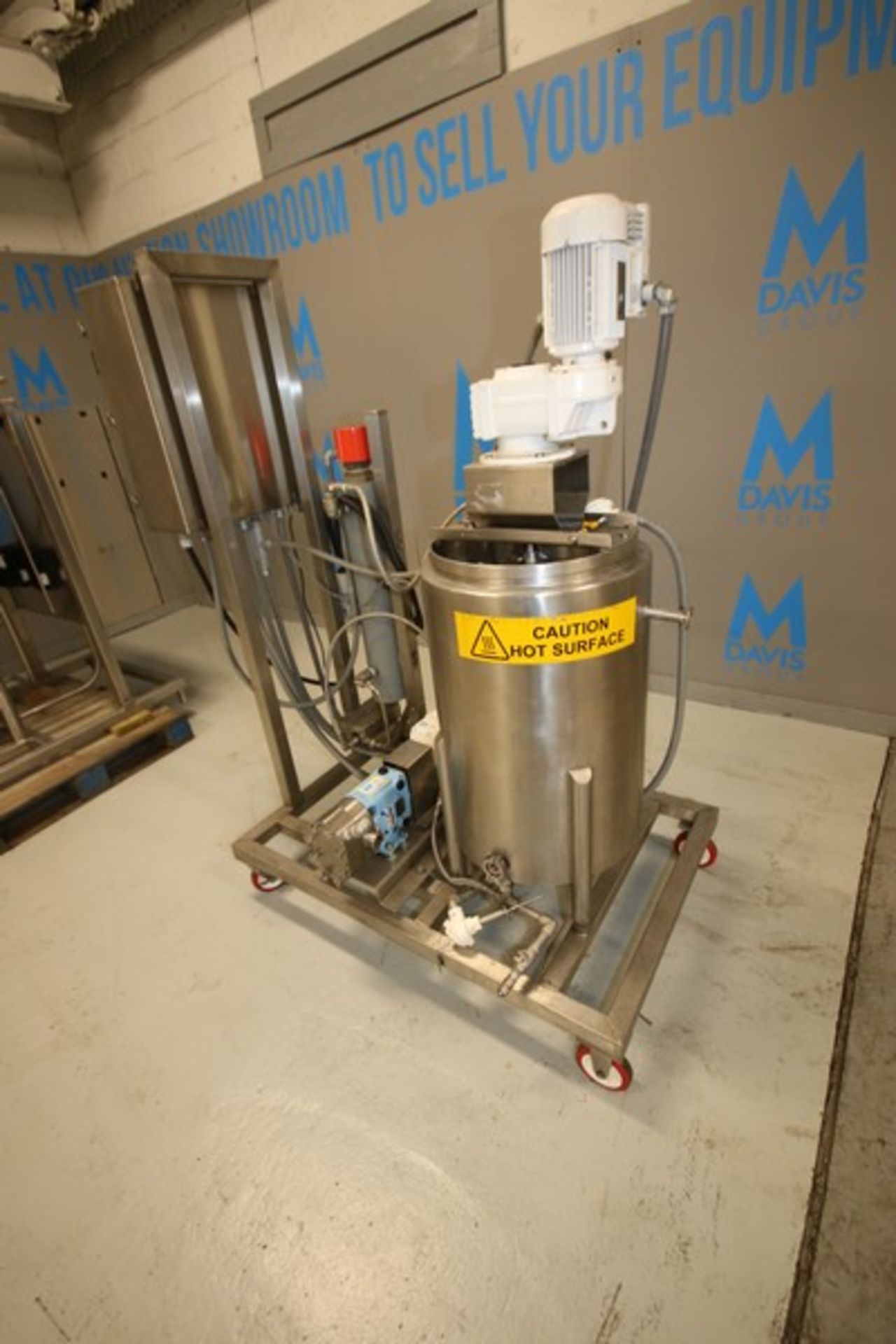 Self contained electric heated stainless steel chocolate process skid, With approximately 100 gallon - Image 4 of 11