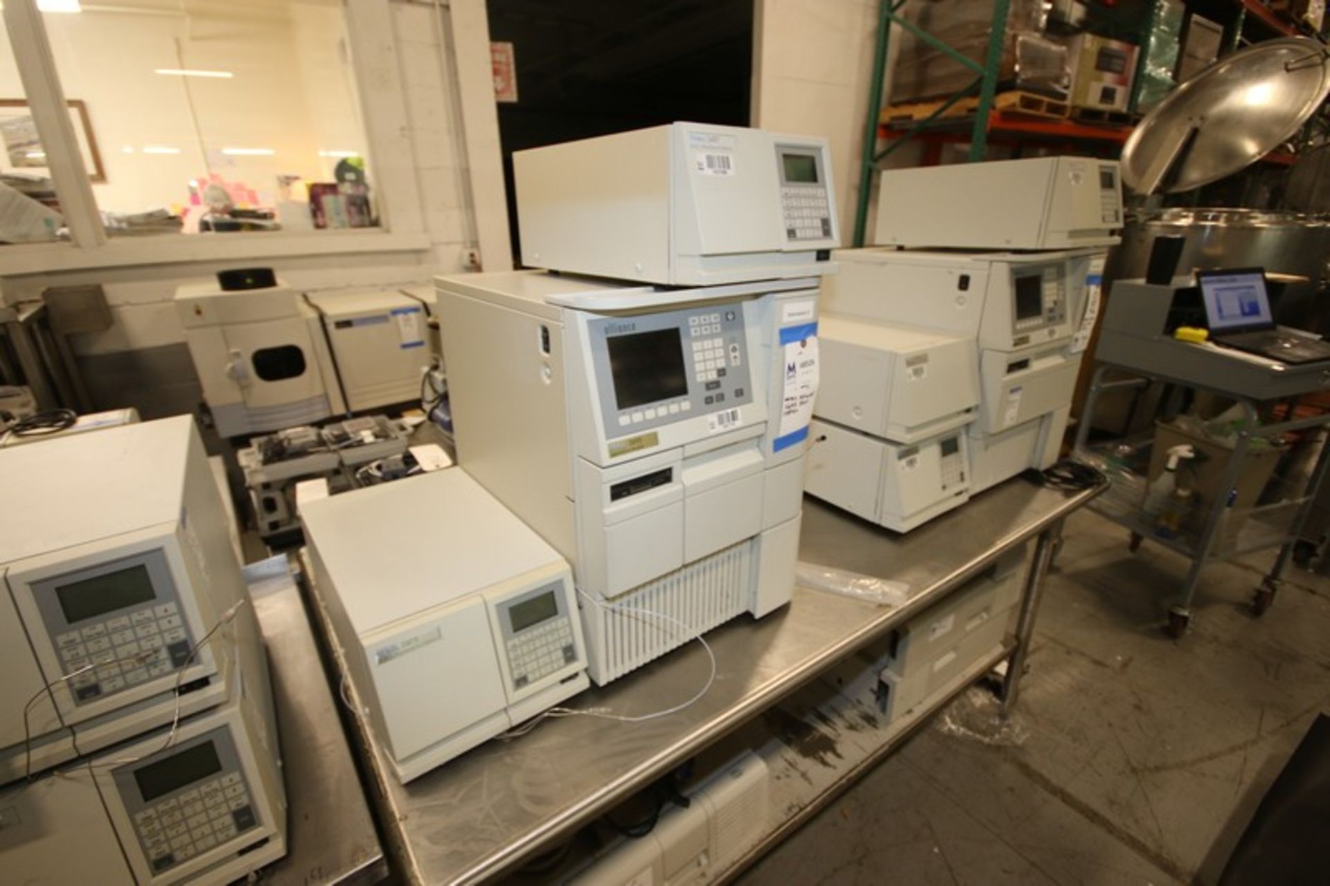 Alliance Waters 2695 HPLC System, S/N J03SM7 127M, with Separations Modules & Other Components, - Image 2 of 9