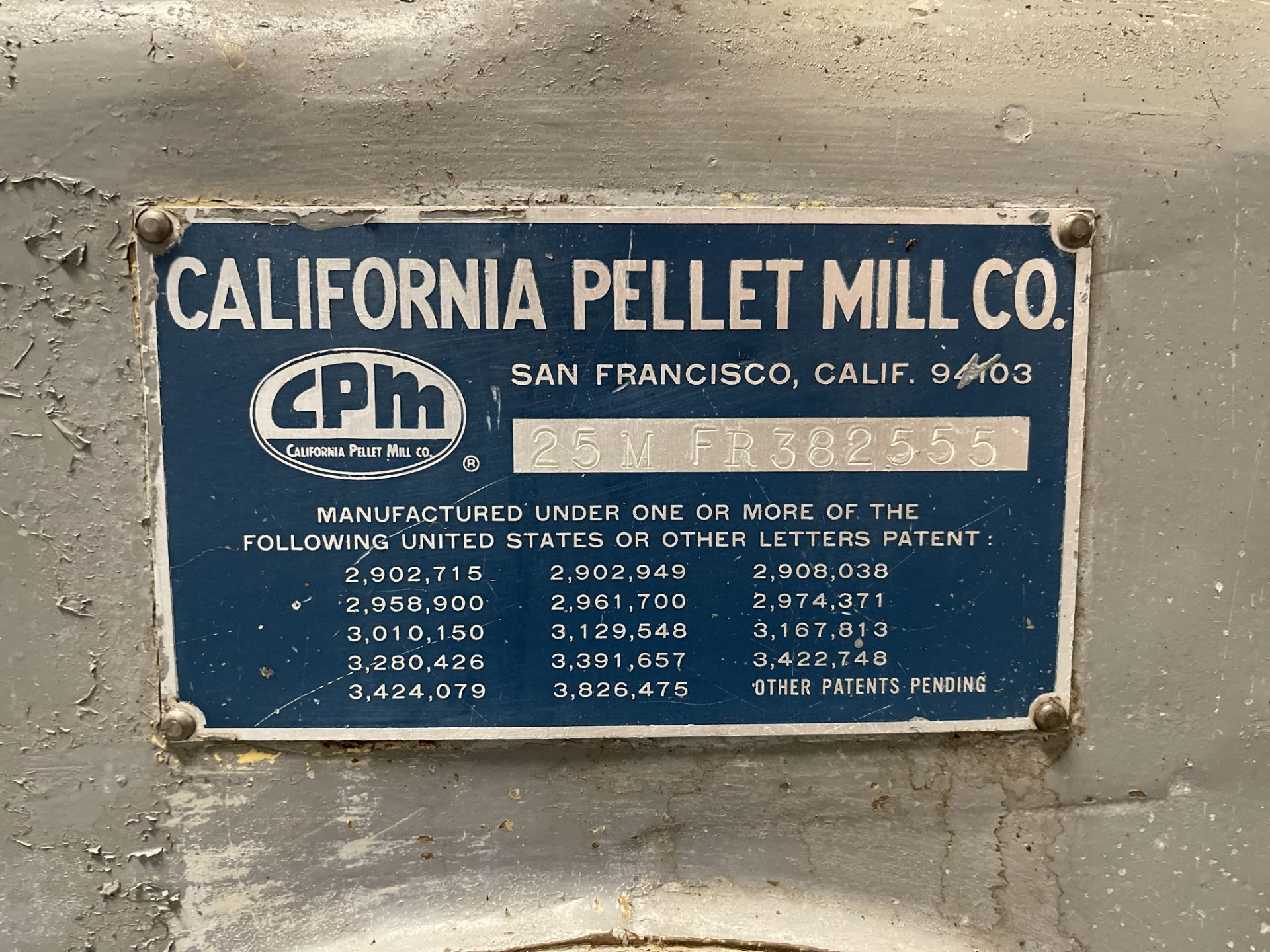 CALIFORNIA PELLET MILL, MODEL  25 M FR 382555, VERTICAL SPINDLE RECIPROCATING PELLET MILL, POWERED - Image 5 of 6