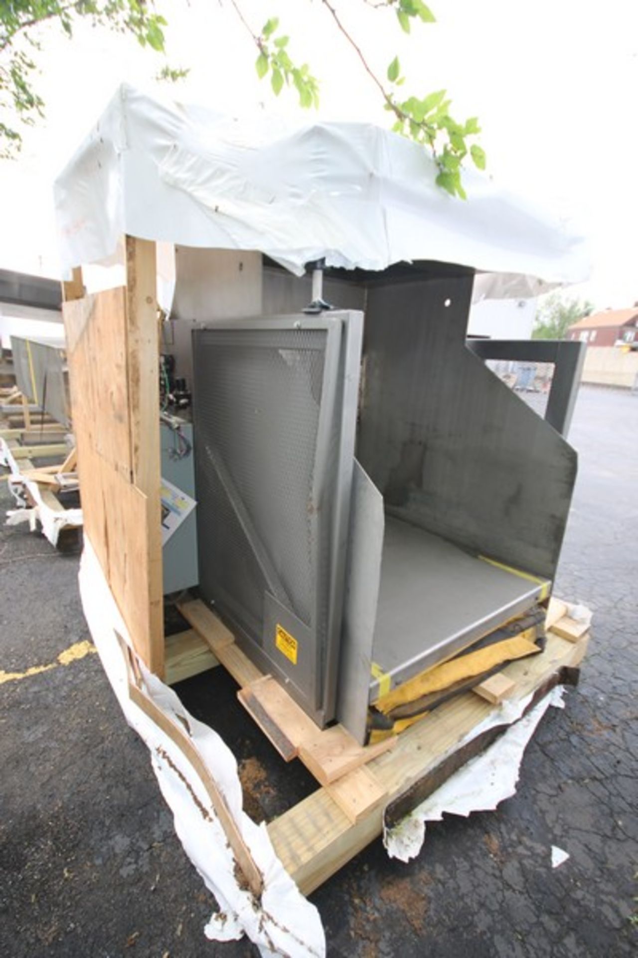 48" W x 54" D x 54" H S/S Hydraulic Cap Dump Station with Self Contained Hydraulic Pump/Reservoir - Image 3 of 6