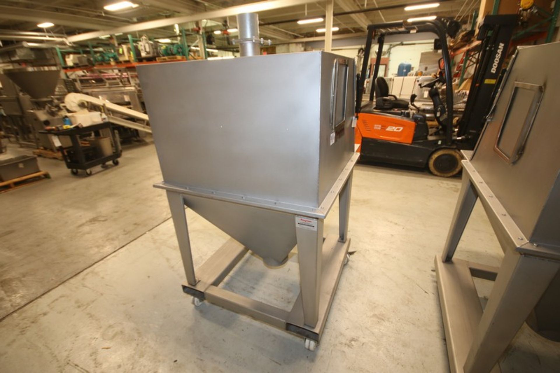 Flexicon S/S Portable Powder Dump Hopper, SN 46023, with 36" W x 36" L Interior with Hinged Lid, S/S - Image 4 of 6