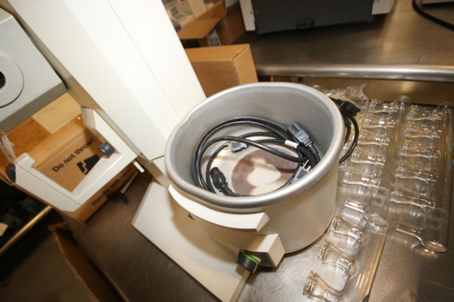 Buchi Rotavapor R-215 System, Type R-215, S/N 1000012868, 100-240 Volts, with Buchi Heating Bath B- - Image 4 of 9