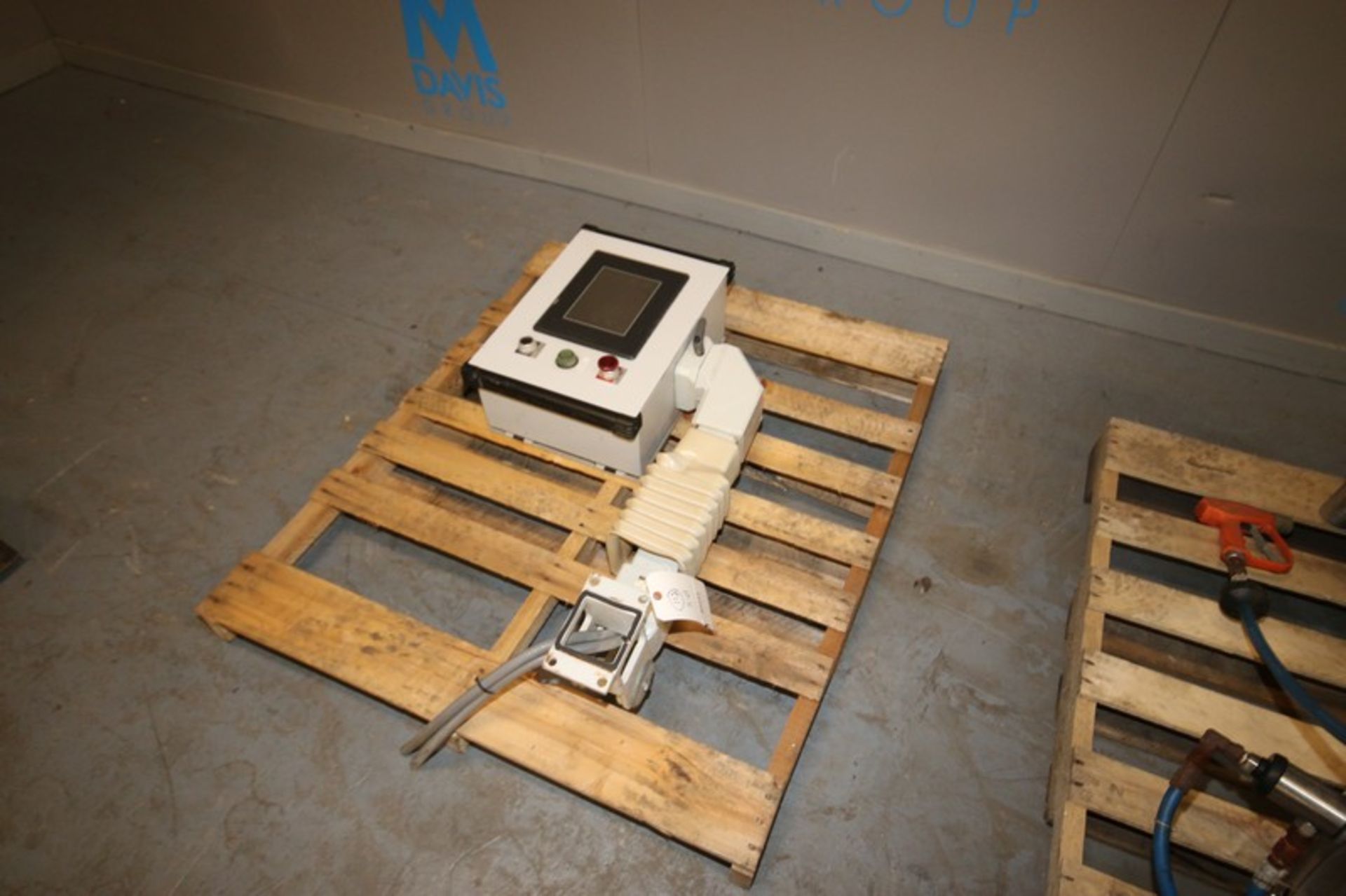 Machine Display Controller Mount with 8" Display(INV#80222)(Located @ the MDG Auction Showroom in - Image 5 of 5