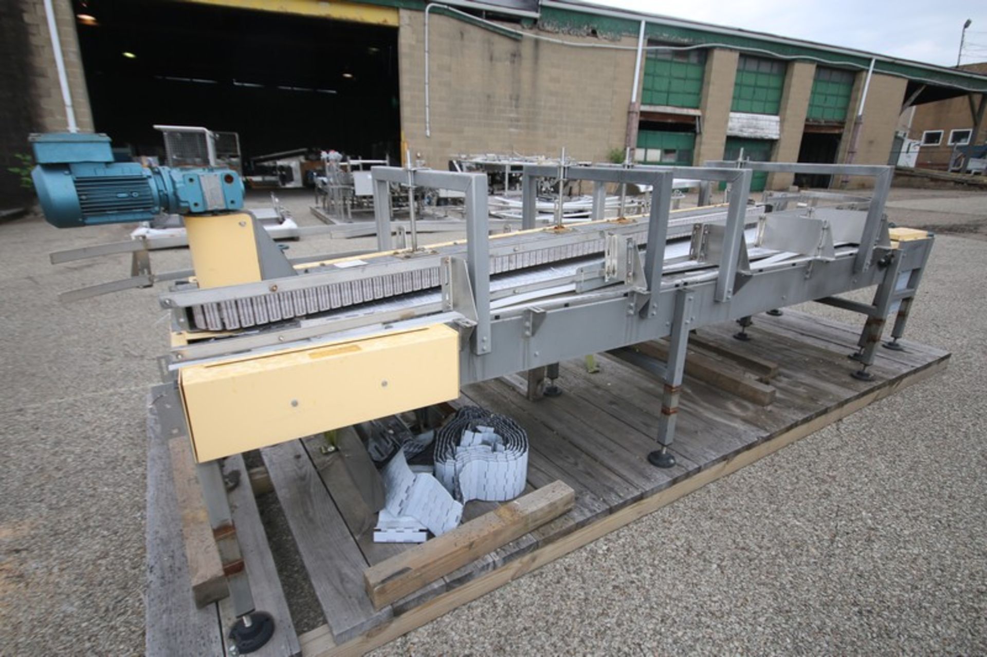 Century / Simplimatic 15" L x 22" W x 32" H Single File Conveyor with Plastic Rex Type Belt, SEW