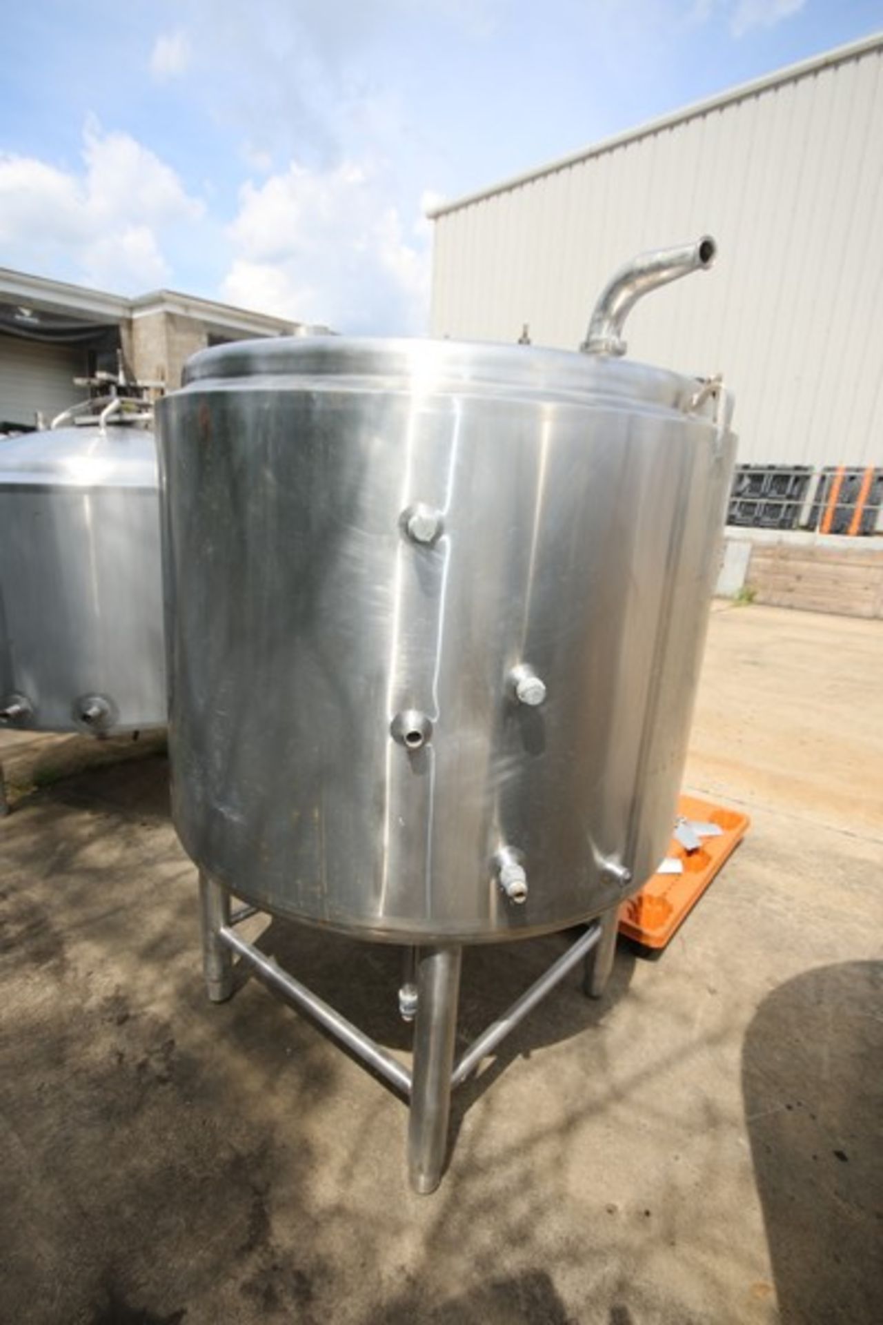 DCI 300 Gallon Hinged Lid, S/S Processor, with 3hp 1740 rpm Vertical Agitator Drive Motor, - Image 5 of 9