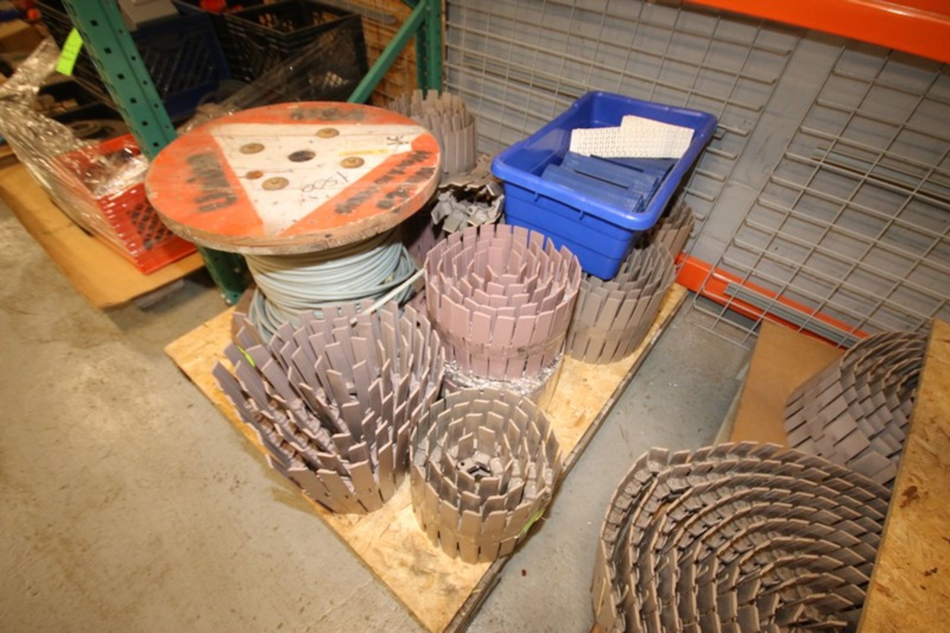 (2) Pallets of Assorted Size Plastic Table Top Conveyor Chain, 7.5"-12" With a Roll of Cable - Image 2 of 3