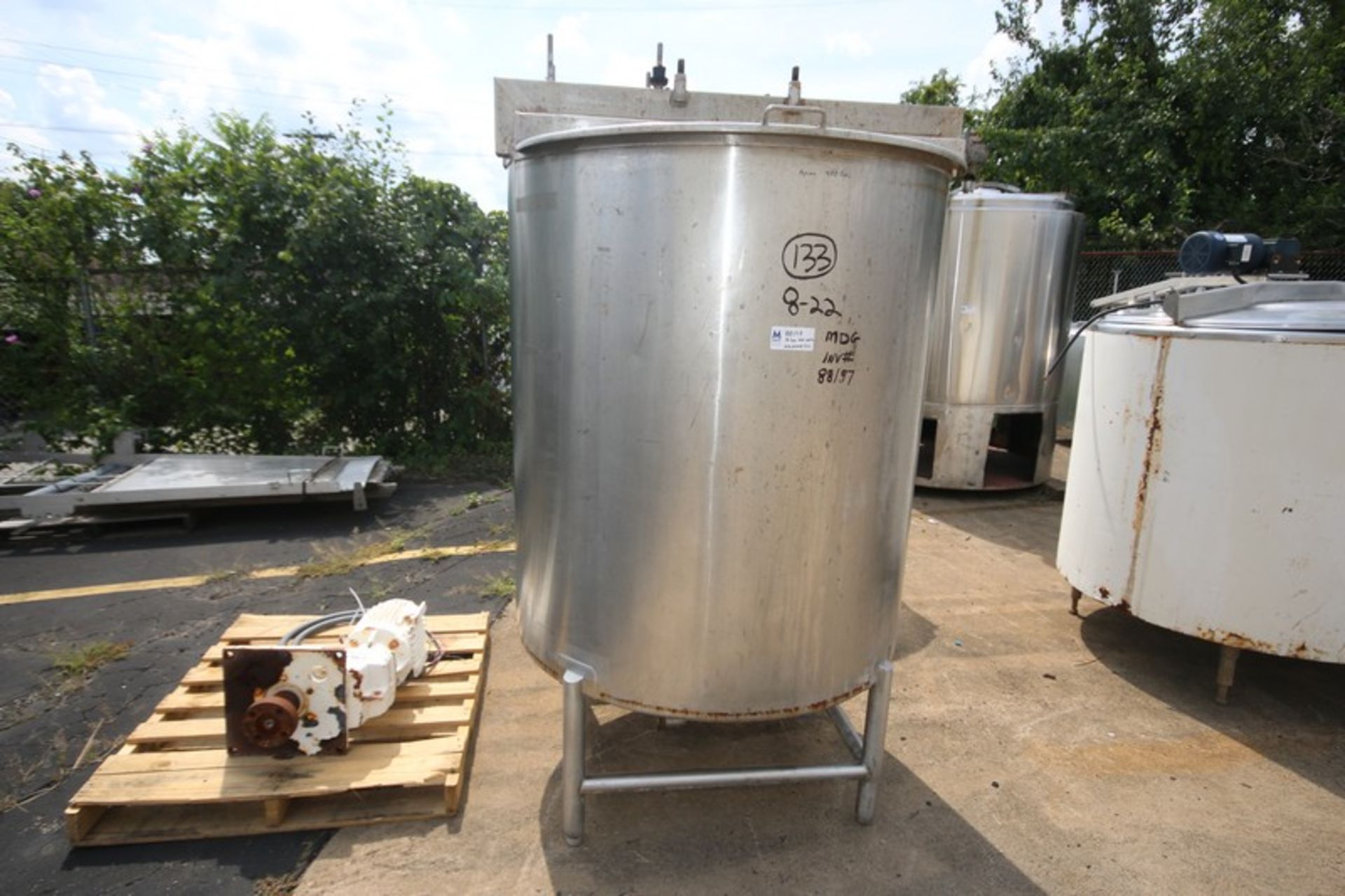 Aprox. 400 Gallon Vertical S/S Mix Tank, with Brawn Agitator Drive Motor, 3hp/1750 rpm 230/460V 3