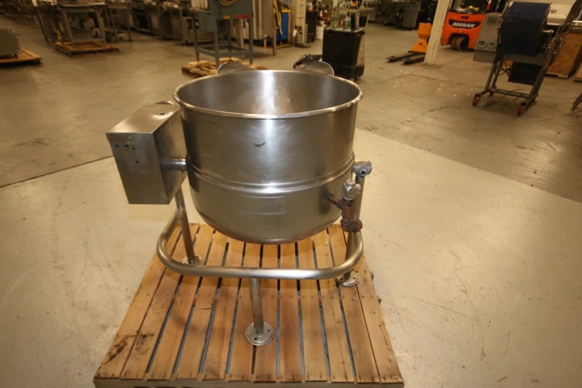 Cleveland Range Aprox. 50 Gal Jacketed Tilting S/S Kettle, Model KLE-40T, SN 4528-53-01, 50 psi ( - Image 4 of 6