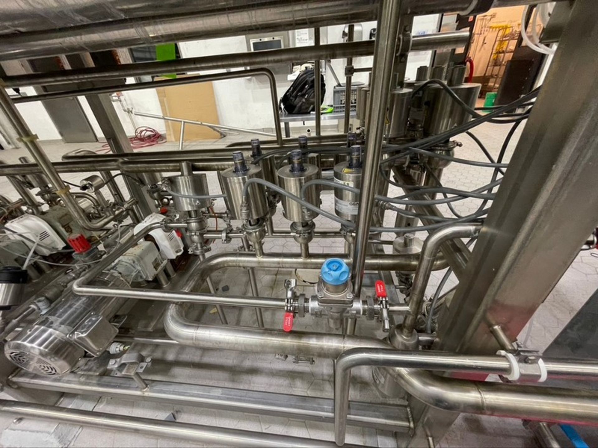TRIPLE FRUIT SKID, OPERATED WITH 6400 FILLER LOT 40, INCLUDES (3) FRISTAM 1.5/1-HP PD PUMPS, MODEL - Bild 9 aus 20