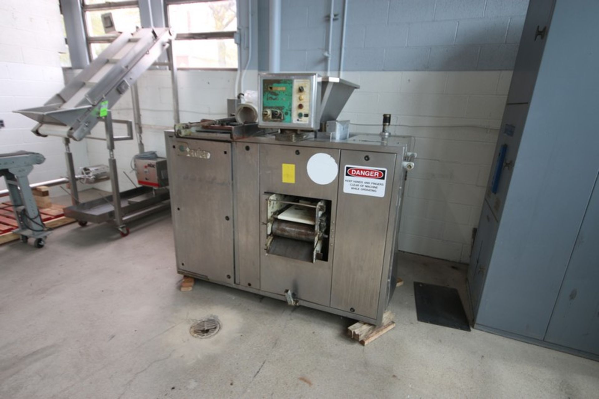 Benier Dough Divider,Type: B9336, S/N 7.2941, 208/230 Volts, 3 Phase, with Infeed Funnel (INV# - Image 3 of 10