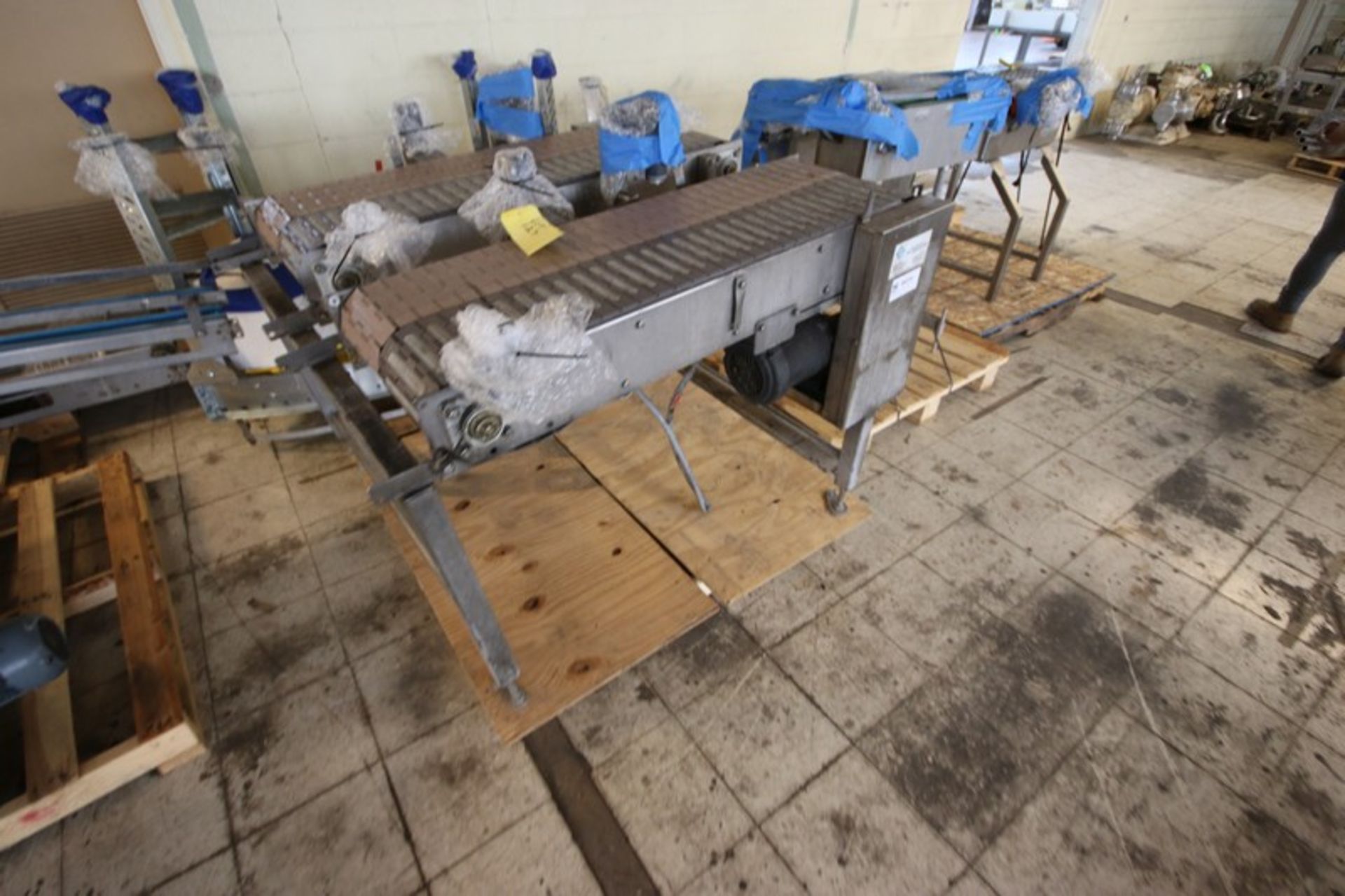 16" W DOUBLE DAIRY CONVEYOR,WITH BUMP TURNER (APPROX. SHIPPING DIMS: 4'L x 4'W x 4'H, 400 LBS) ( - Image 2 of 6