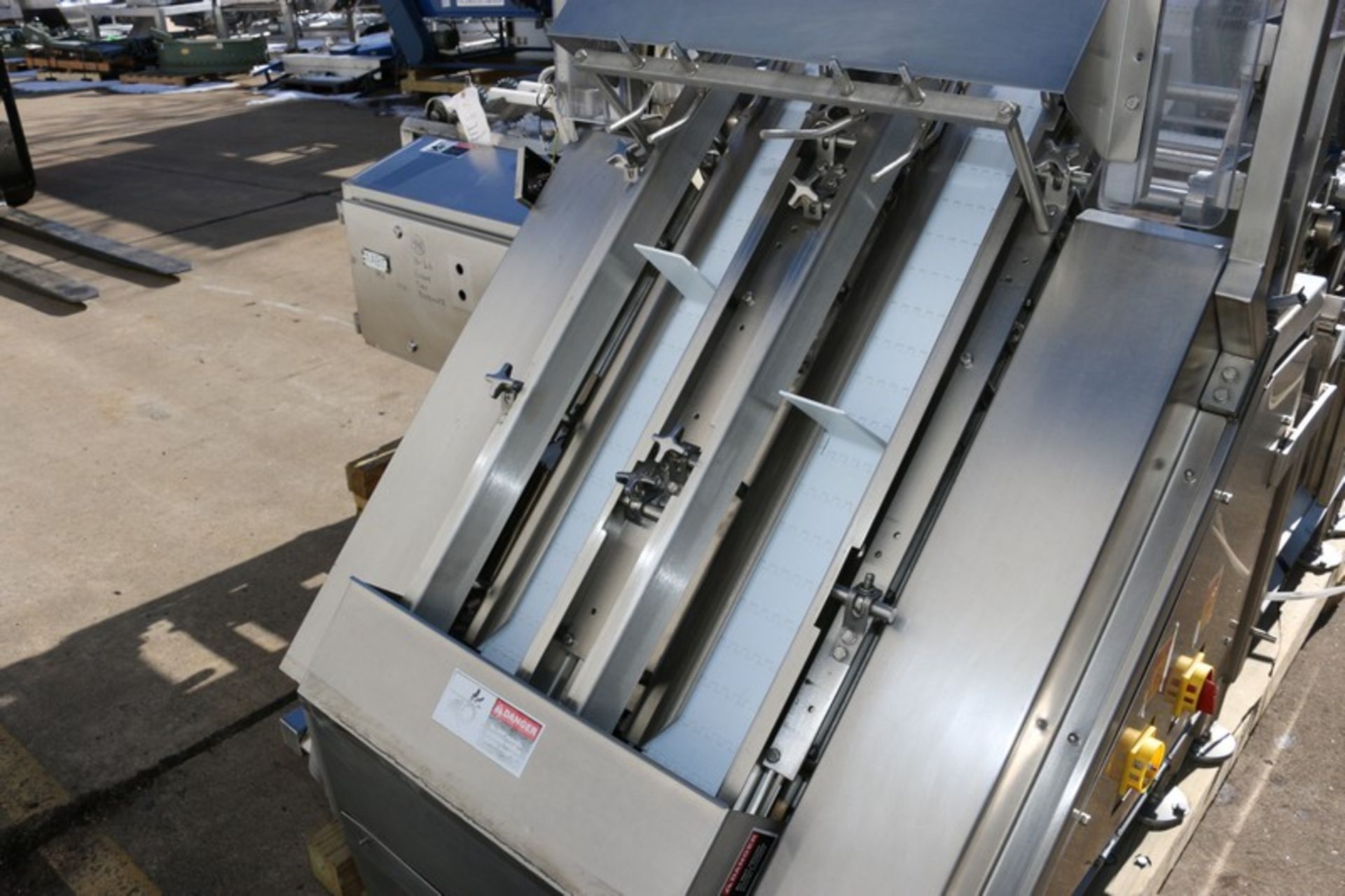 Raque S/S Tray Dispenser,2-Lanes of Aprox. 8" W Outfeed Conveyor, with 4-Head Pick N' Place Vacuum - Image 6 of 11