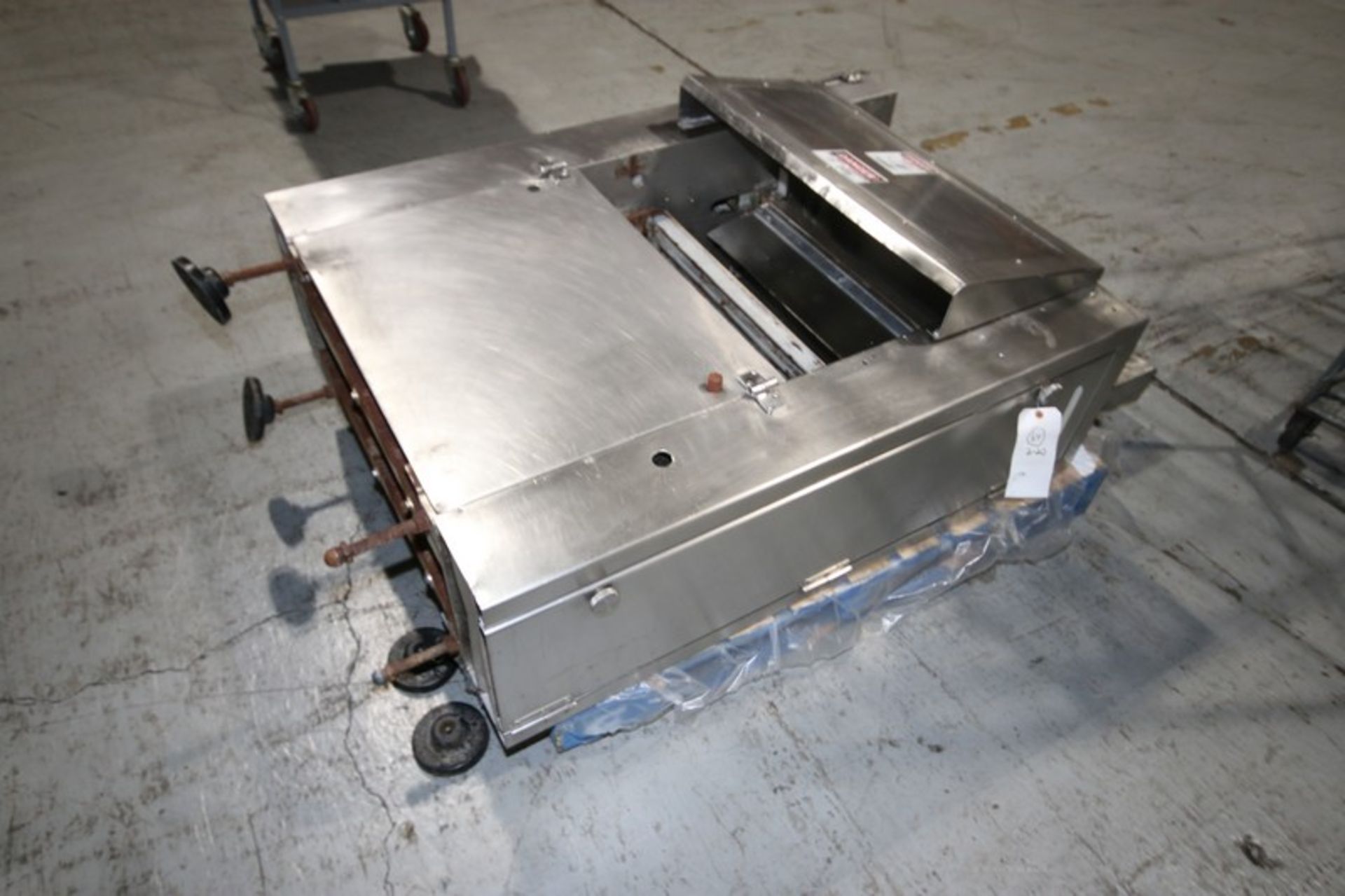 Moline 23-1/2" W S/S Guillotine, with Aprox. 24-1/2" L x 8-1/2" W Cutting Table, Mounted on S/S - Image 3 of 7