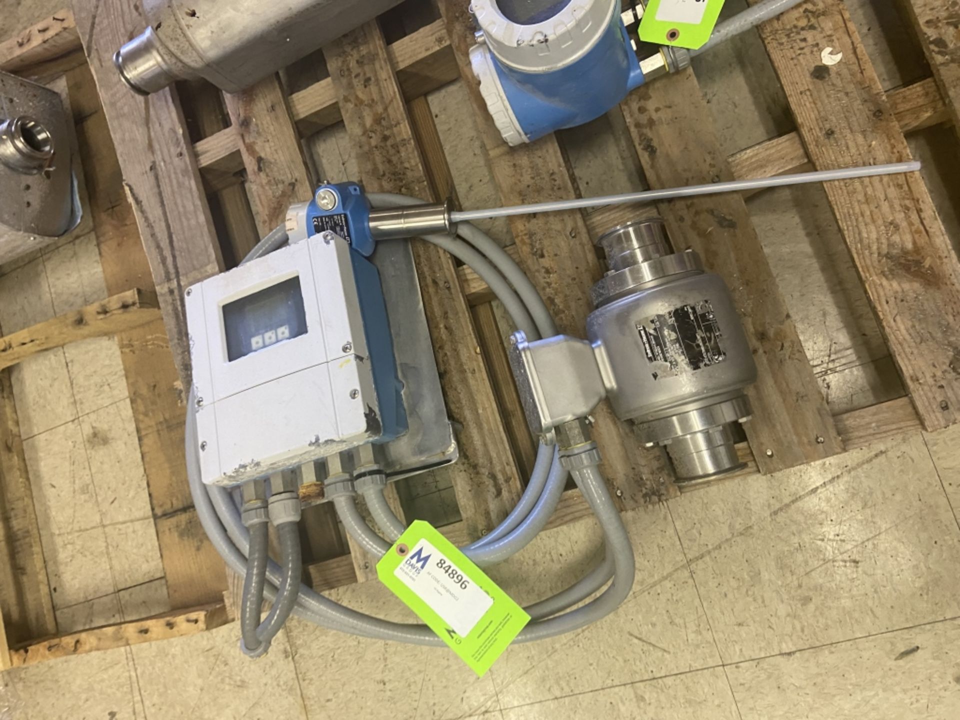 Endress + Hauser Flow Meter with Endress + Hauser Tank Leveler, with Aprox. 2-1/2" Clamp Type - Bild 3 aus 3