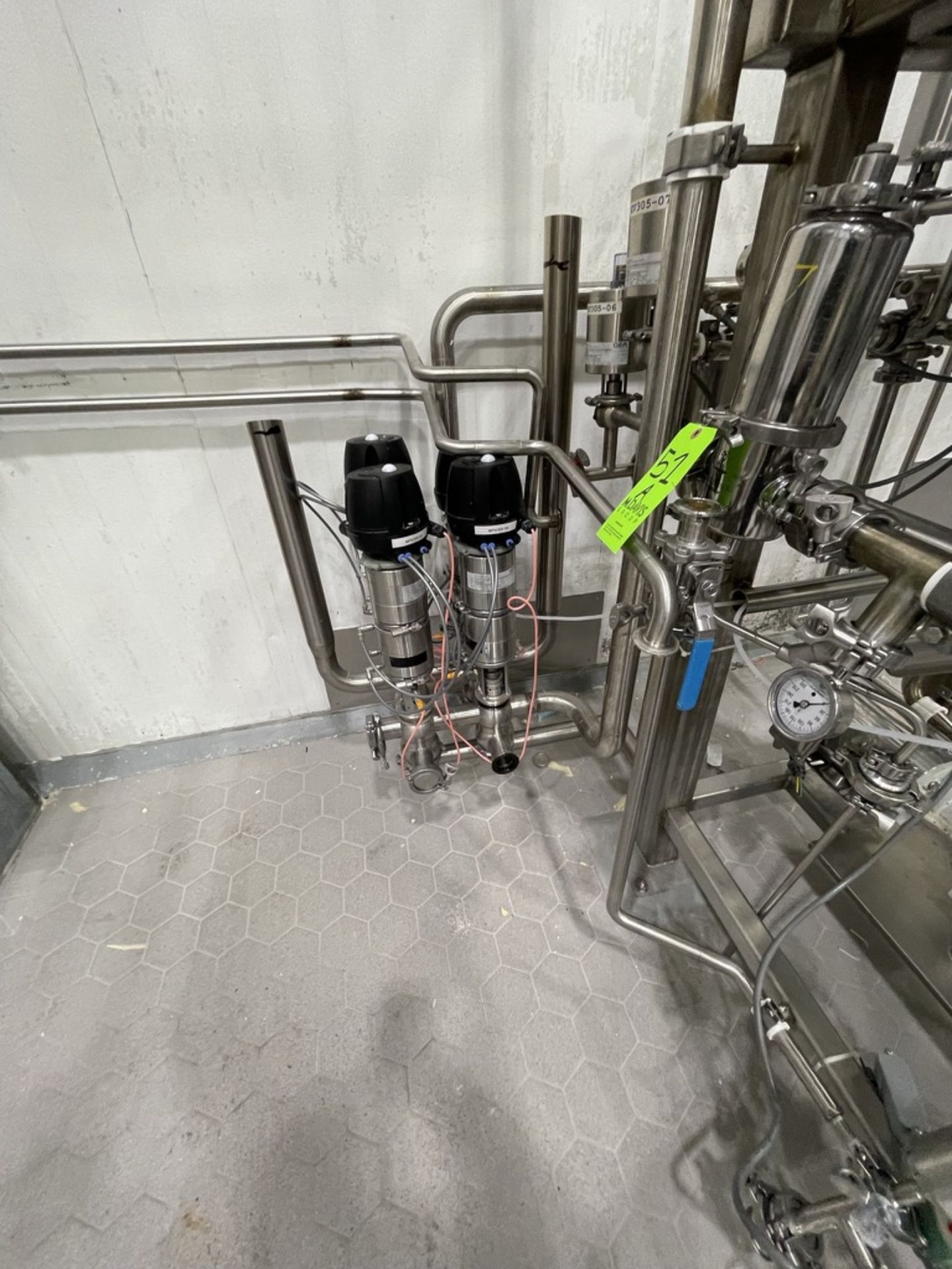 SINGLE FRUIT SKID, OPERATED WITH MODERN PACKAGING CUP FILLER LOT 50, INCLUDES FRISTAM POSITIVE - Image 9 of 11