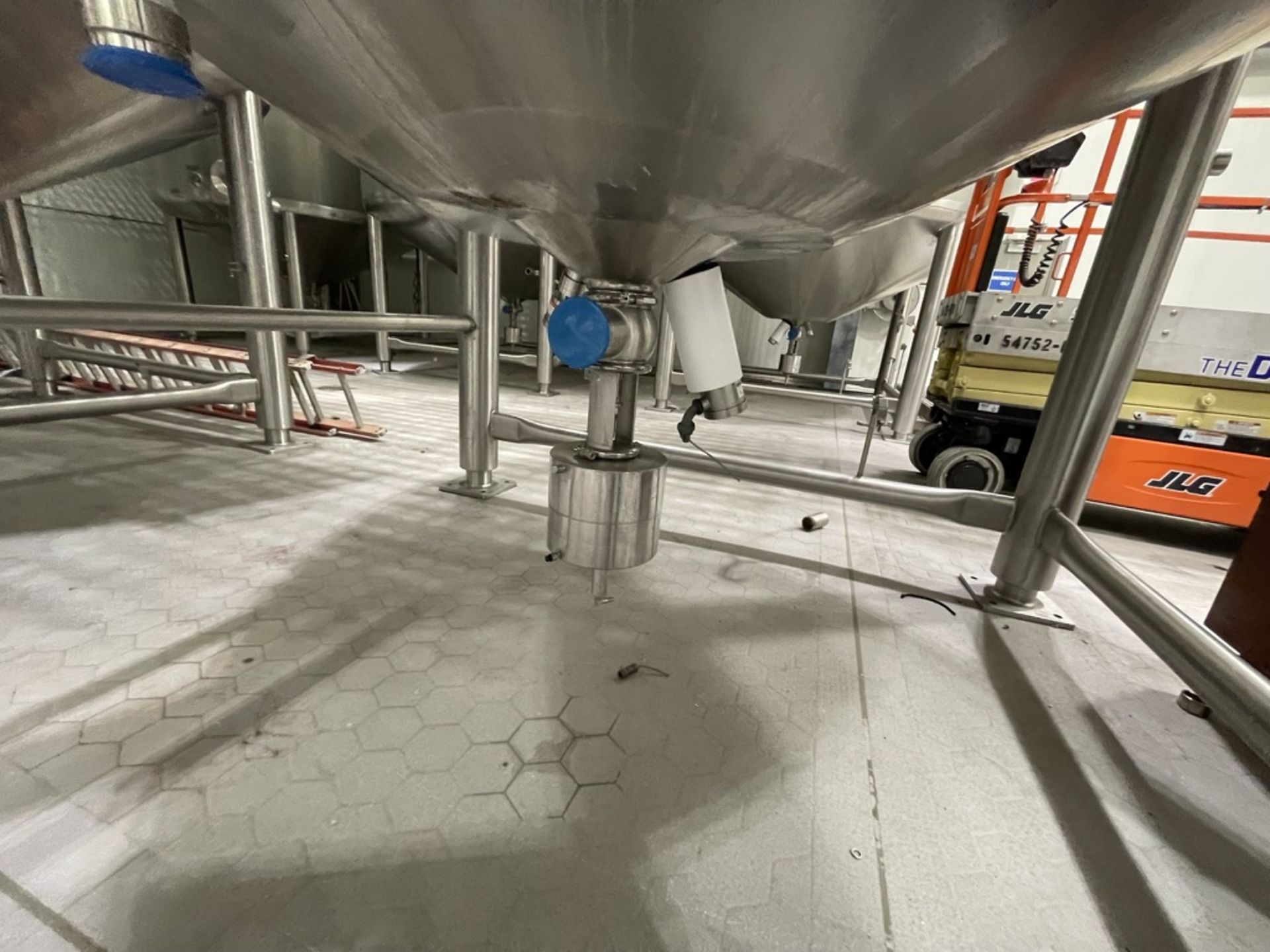 2014 FELDMEIER 7,500 GALLON FERMENTERS /PROCESSOR, S/N E075813, TOP-MOUNT SWEEP SCRAPE AGITATION, - Image 35 of 40